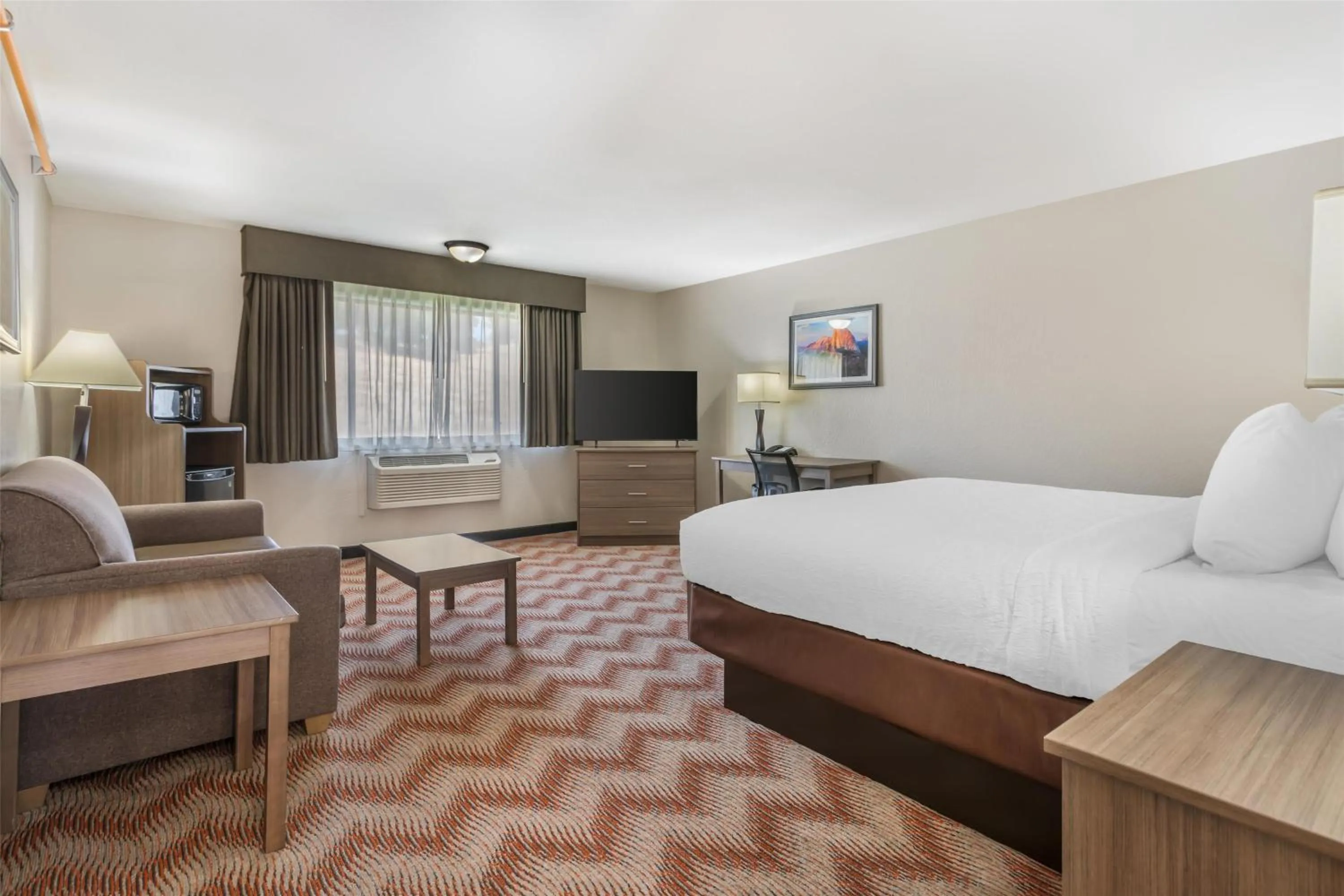 Photo of the whole room, Bed in Best Western Plus Sonora Oaks Hotel and Conference Center