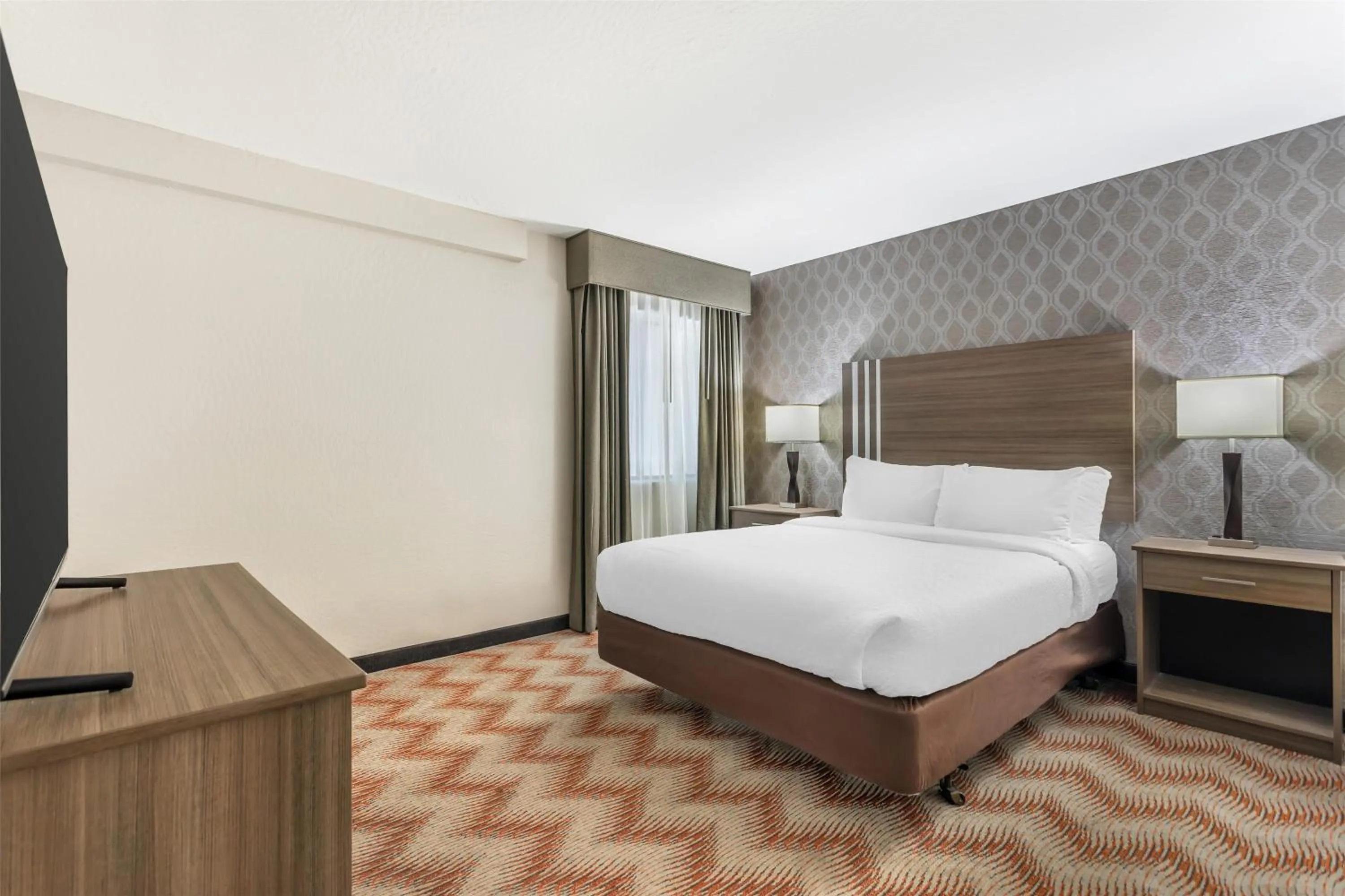 Photo of the whole room, Bed in Best Western Plus Sonora Oaks Hotel and Conference Center