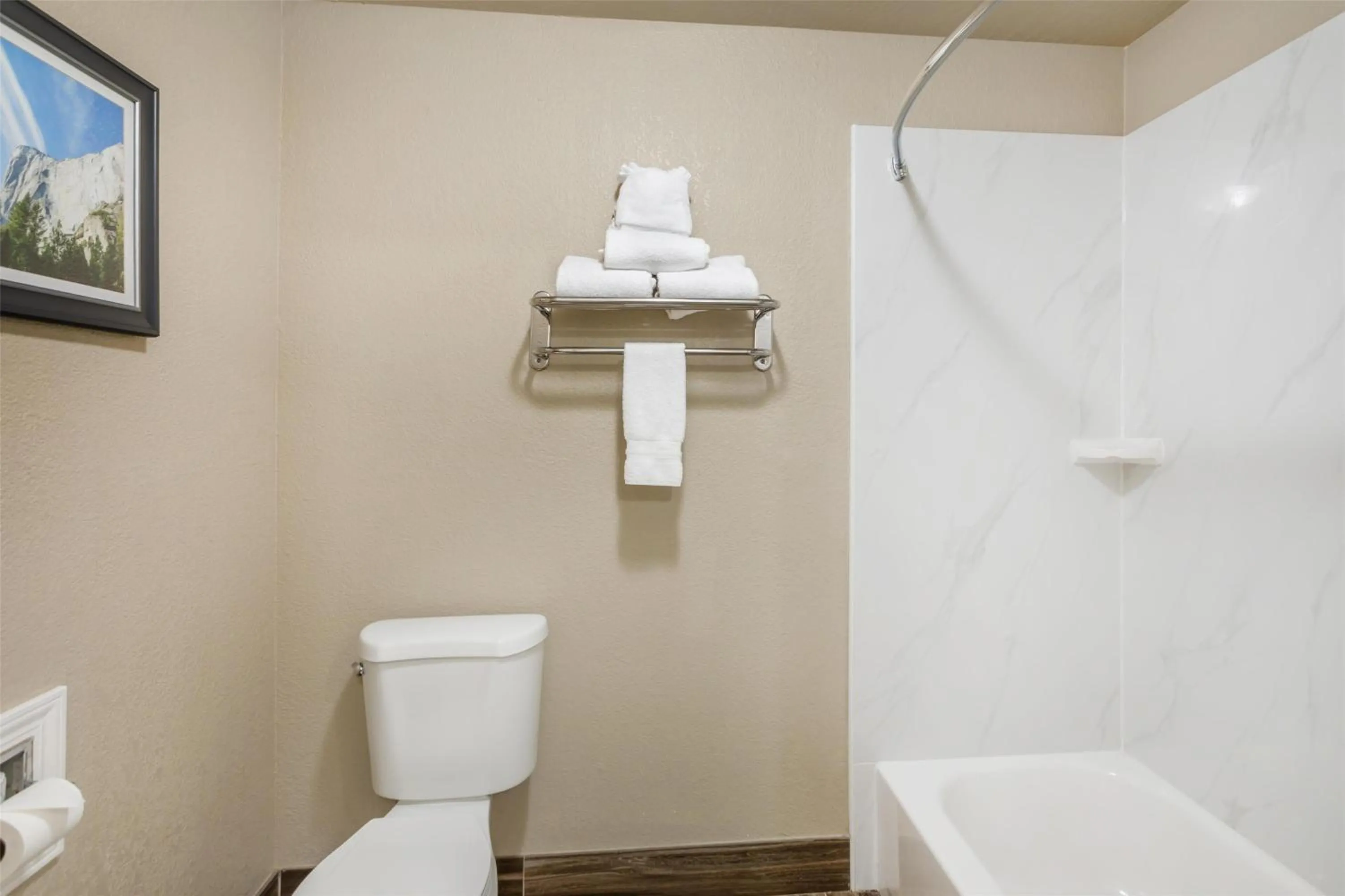 Bathroom in Best Western Plus Sonora Oaks Hotel and Conference Center