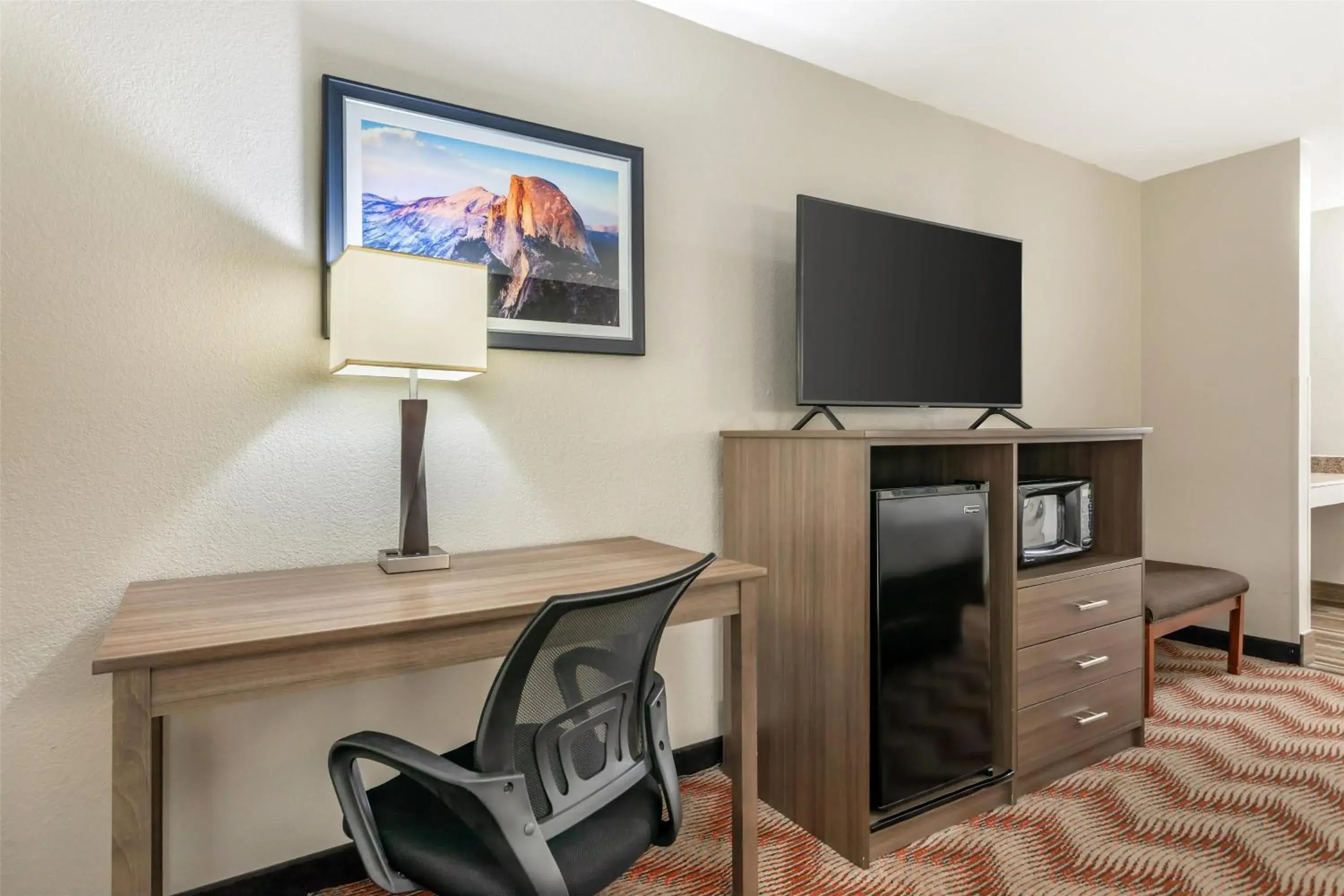 King Deluxe Room in Best Western Plus Sonora Oaks Hotel and Conference Center King Deluxe Room in Best Western Plus Sonora Oaks Hotel and Conference Center