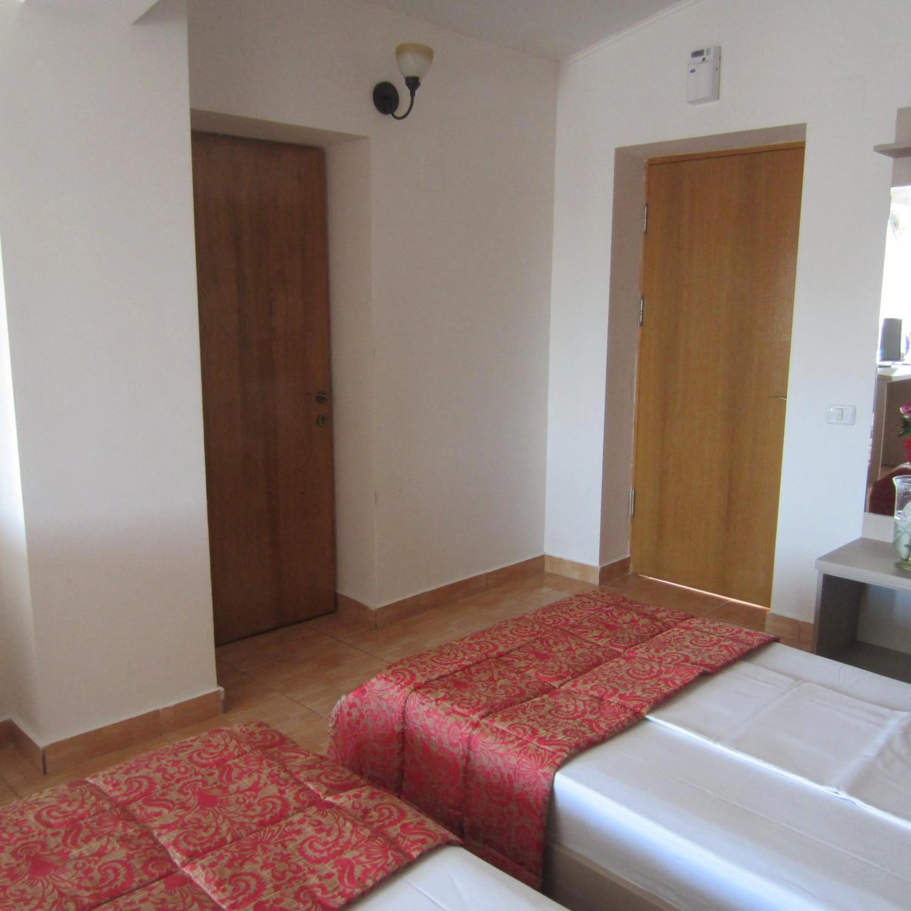 Photo of the whole room, Bed in Hotel Regal