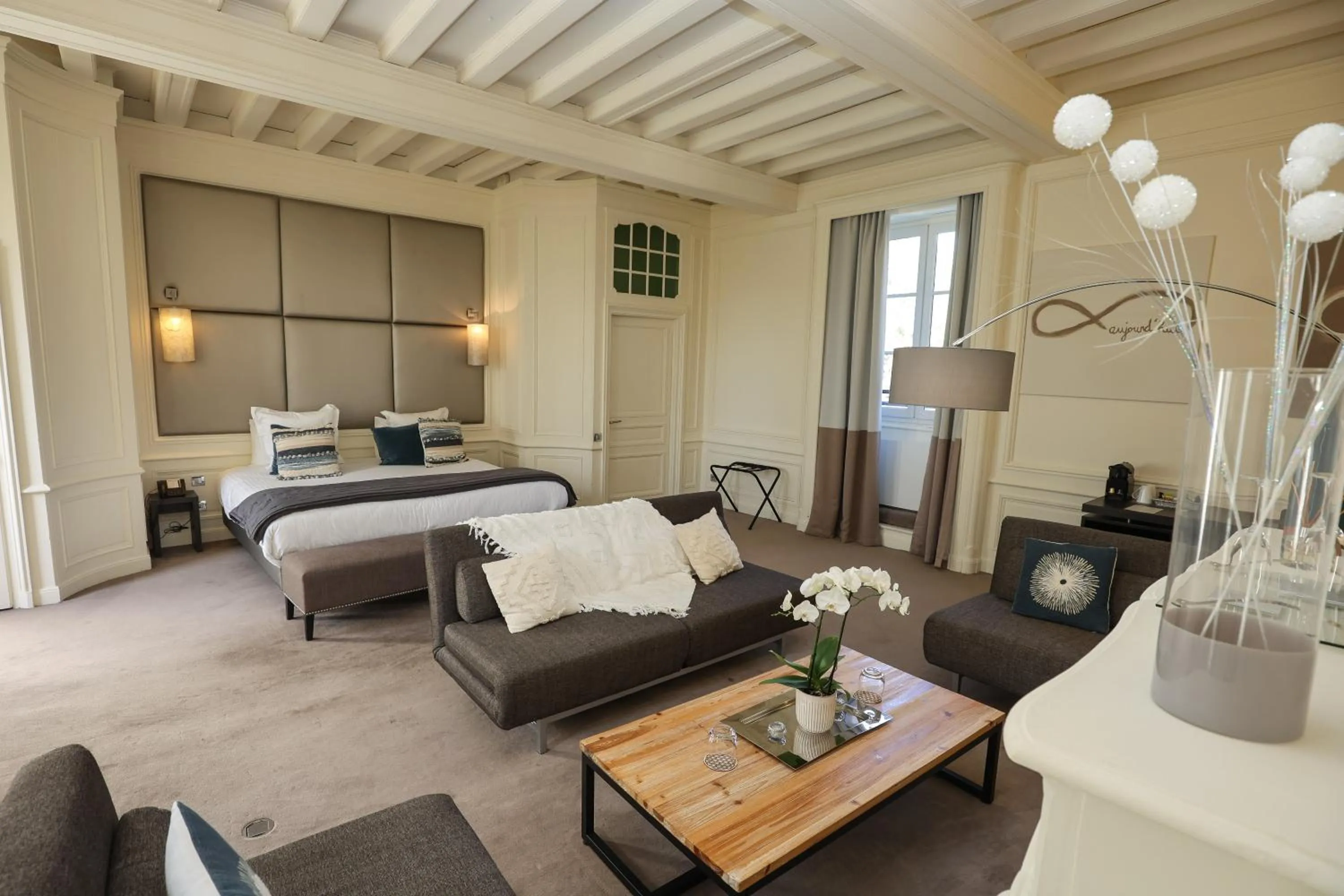 Photo of the whole room, Bed in Hôtel Château de Lacan