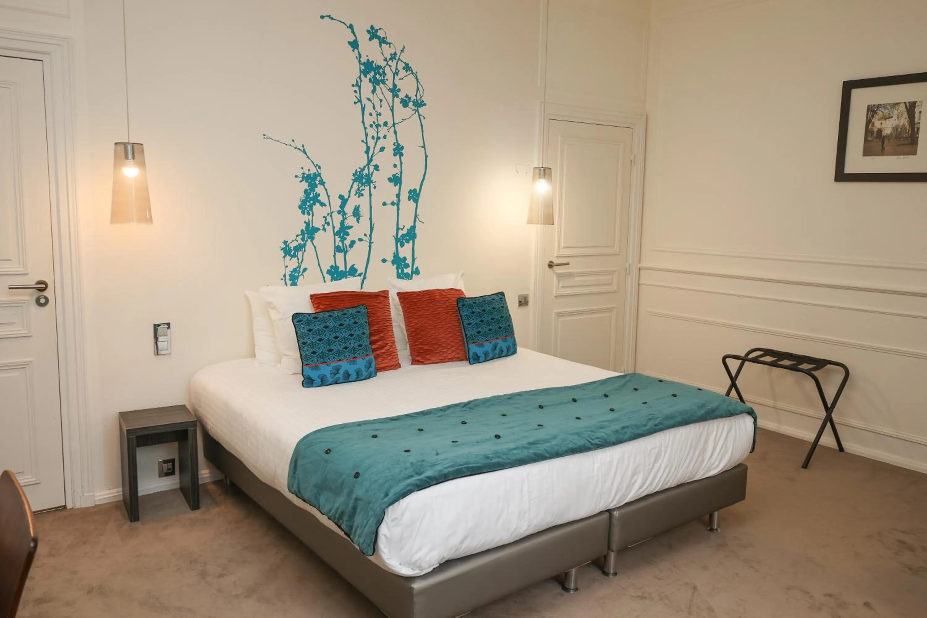 Bed in Hôtel Château de Lacan