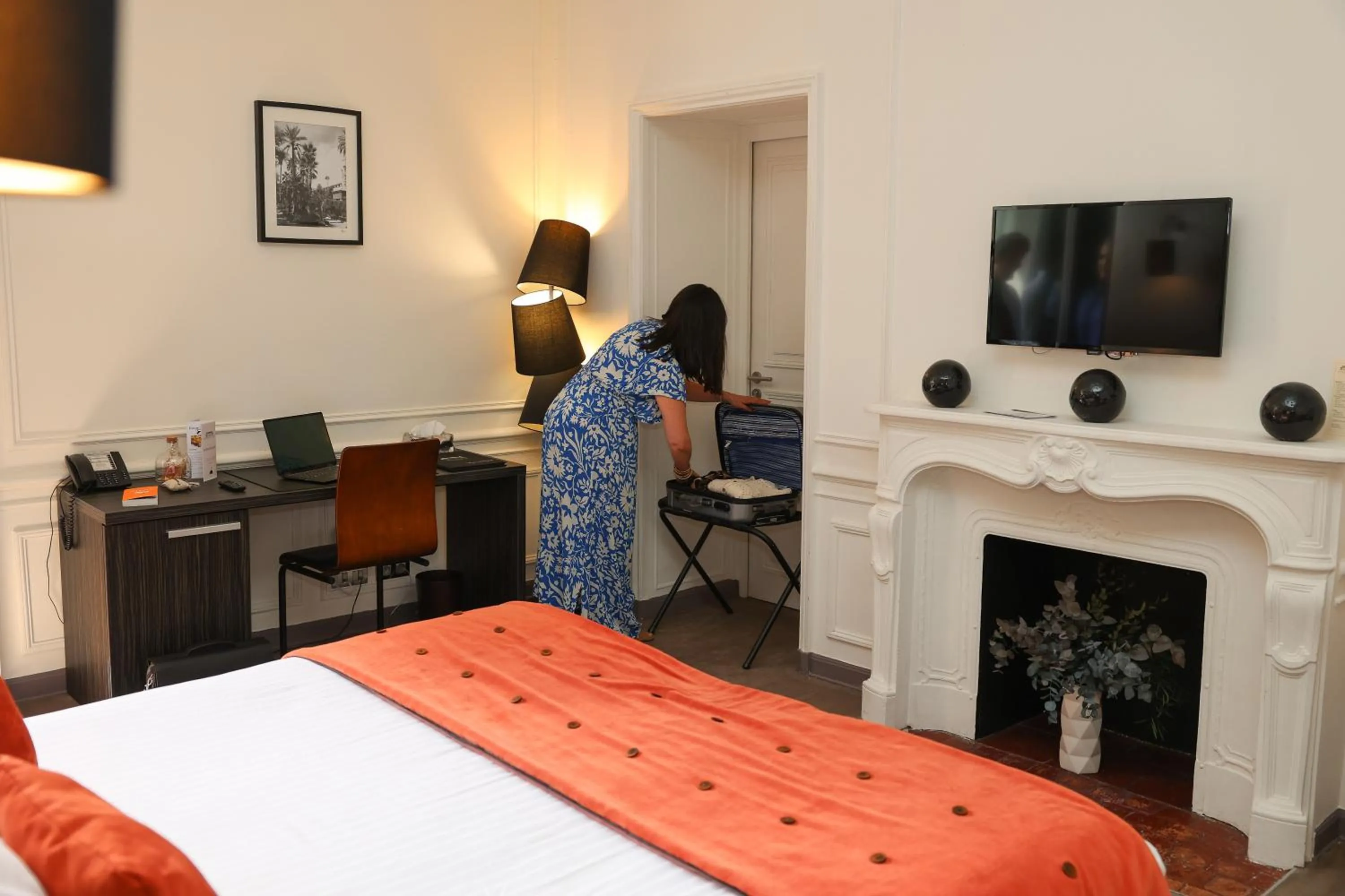 Photo of the whole room, Bed in Hôtel Château de Lacan