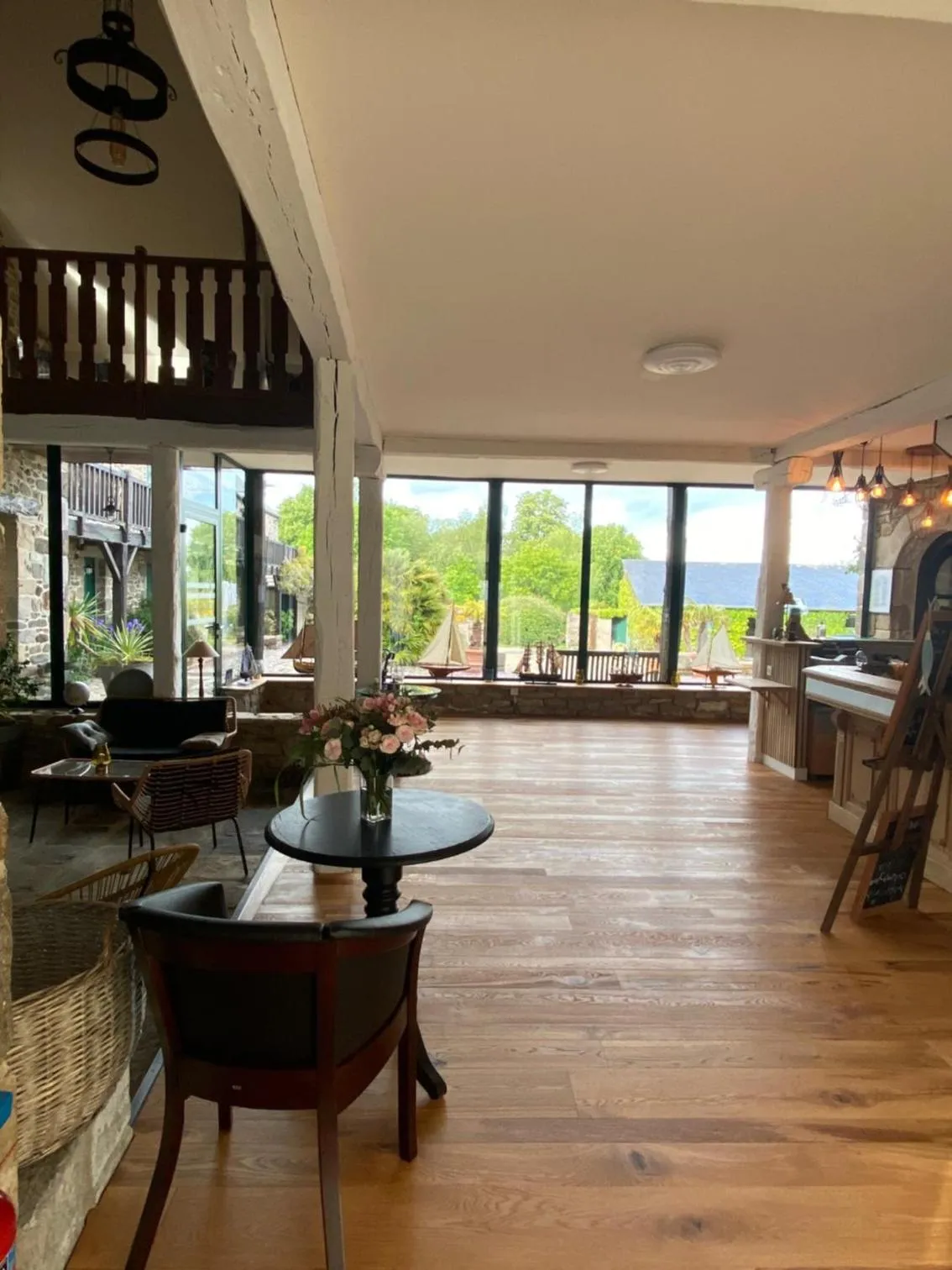 Lounge or bar in Manoir De Rigourdaine