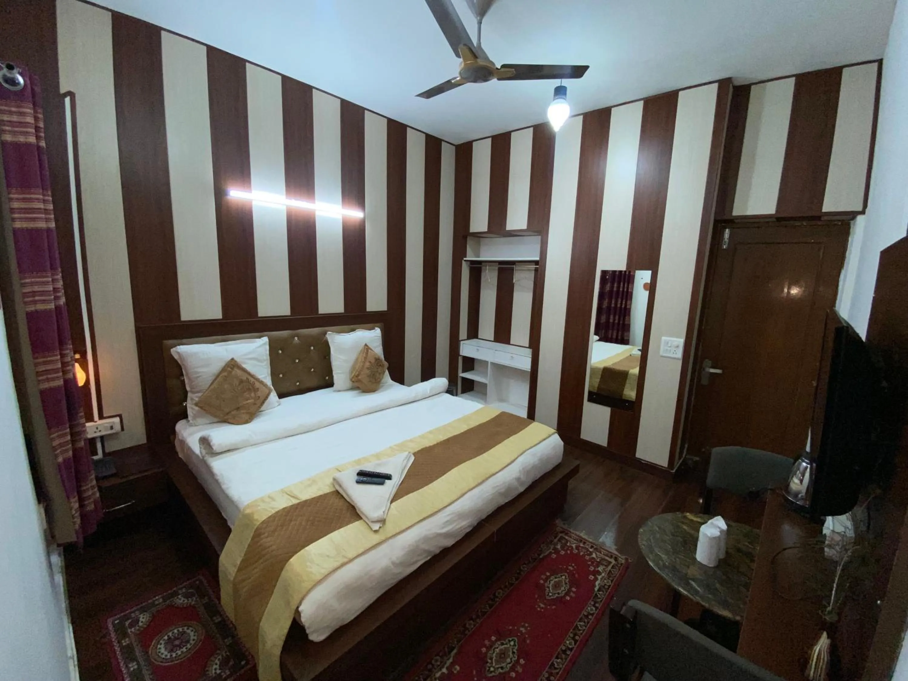 Bedroom, Bed in Golden Homestay
