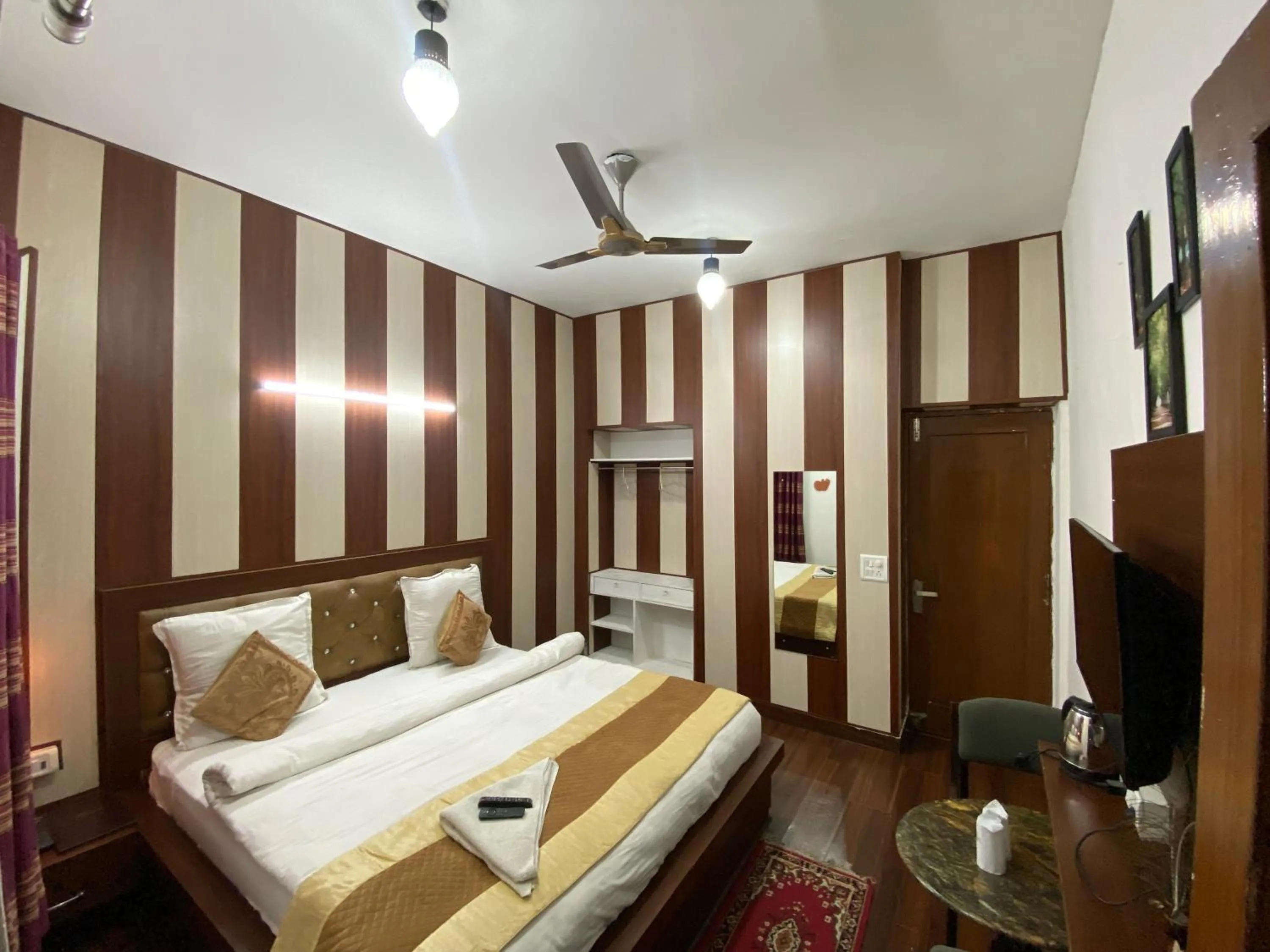 Bedroom, Bed in Golden Homestay