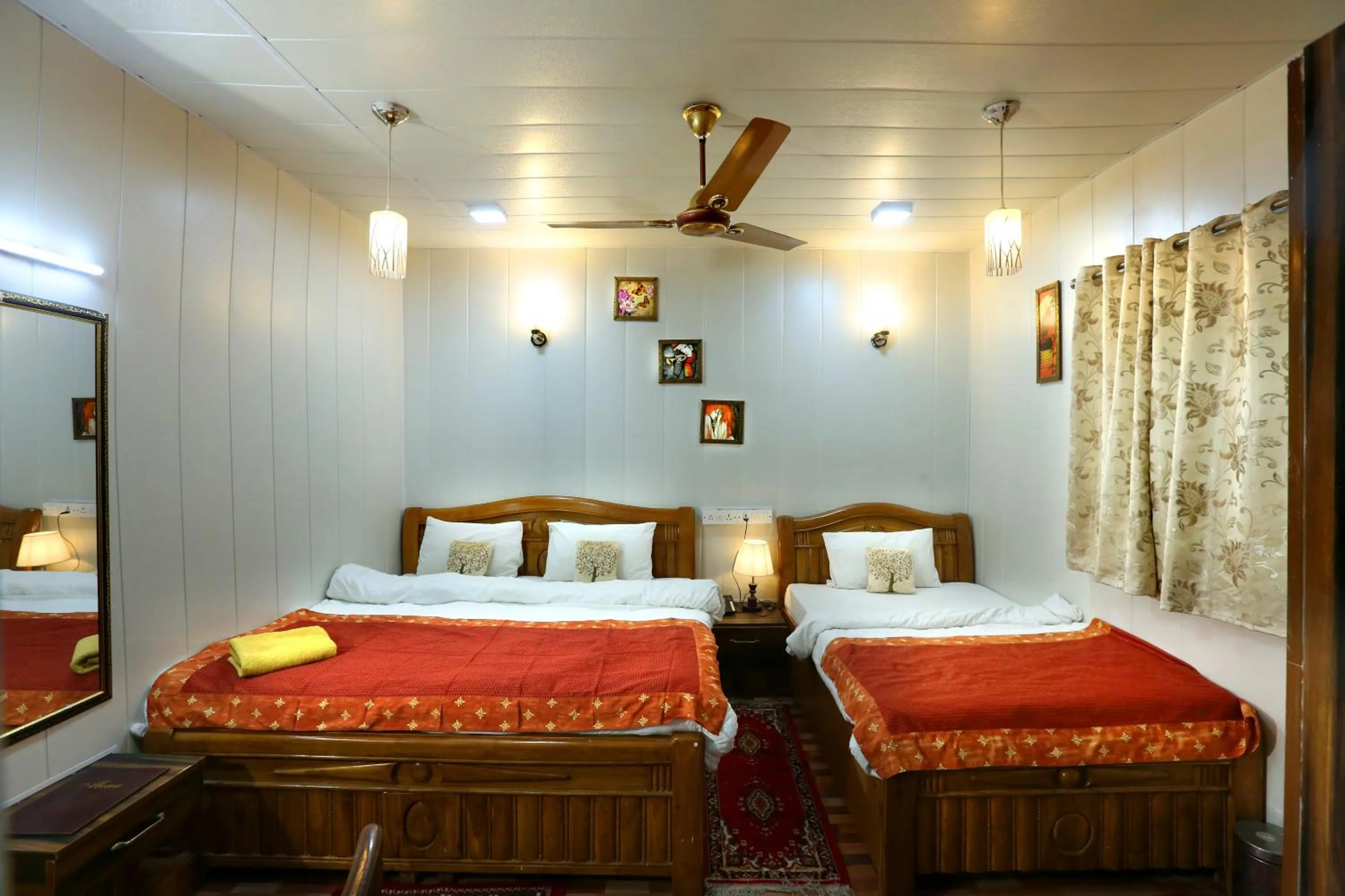 Photo of the whole room, Bed in Golden Homestay