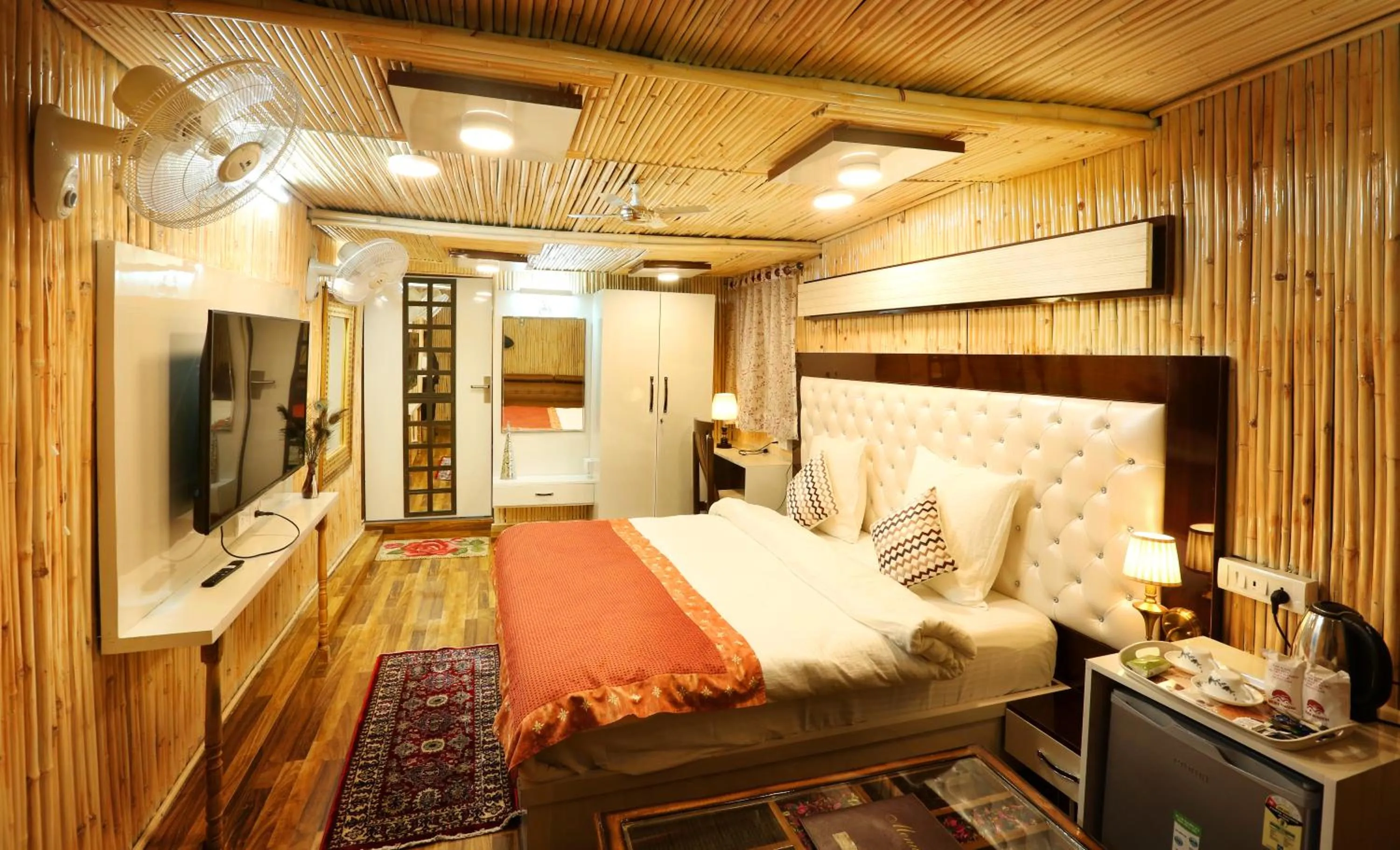 Bedroom, Bed in Golden Homestay