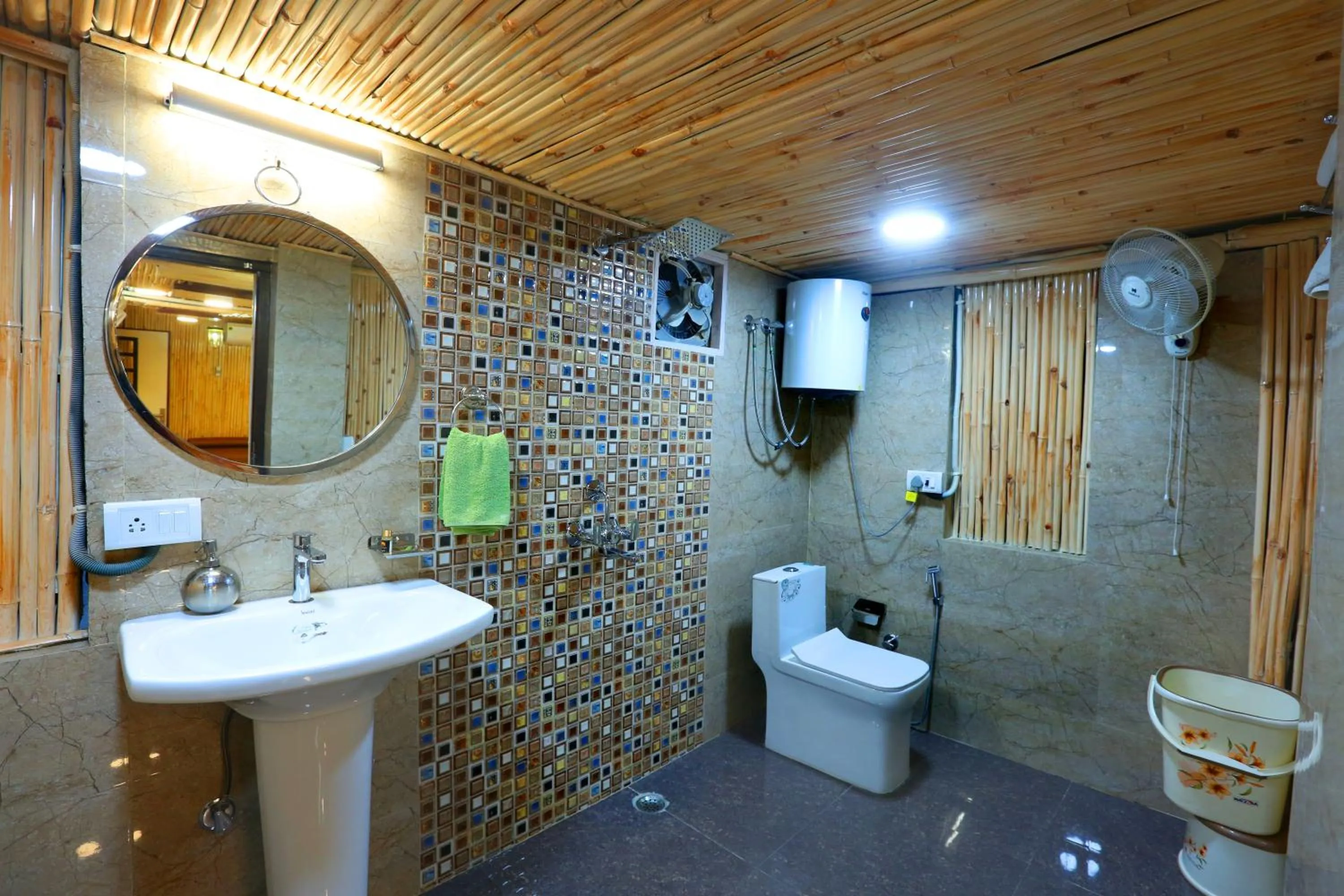 Bathroom in Golden Homestay