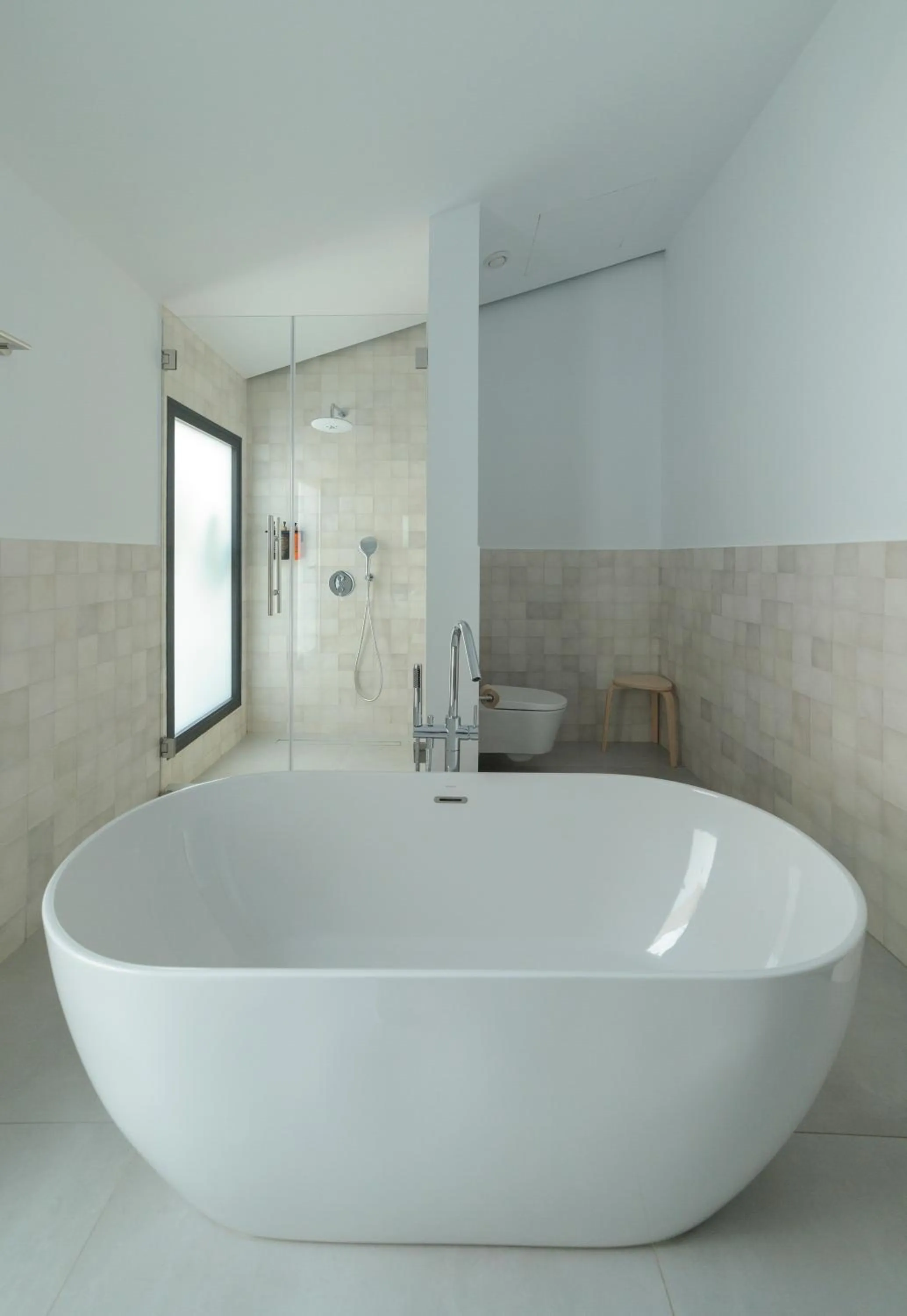 Bath in Hotel Serawa Alicante