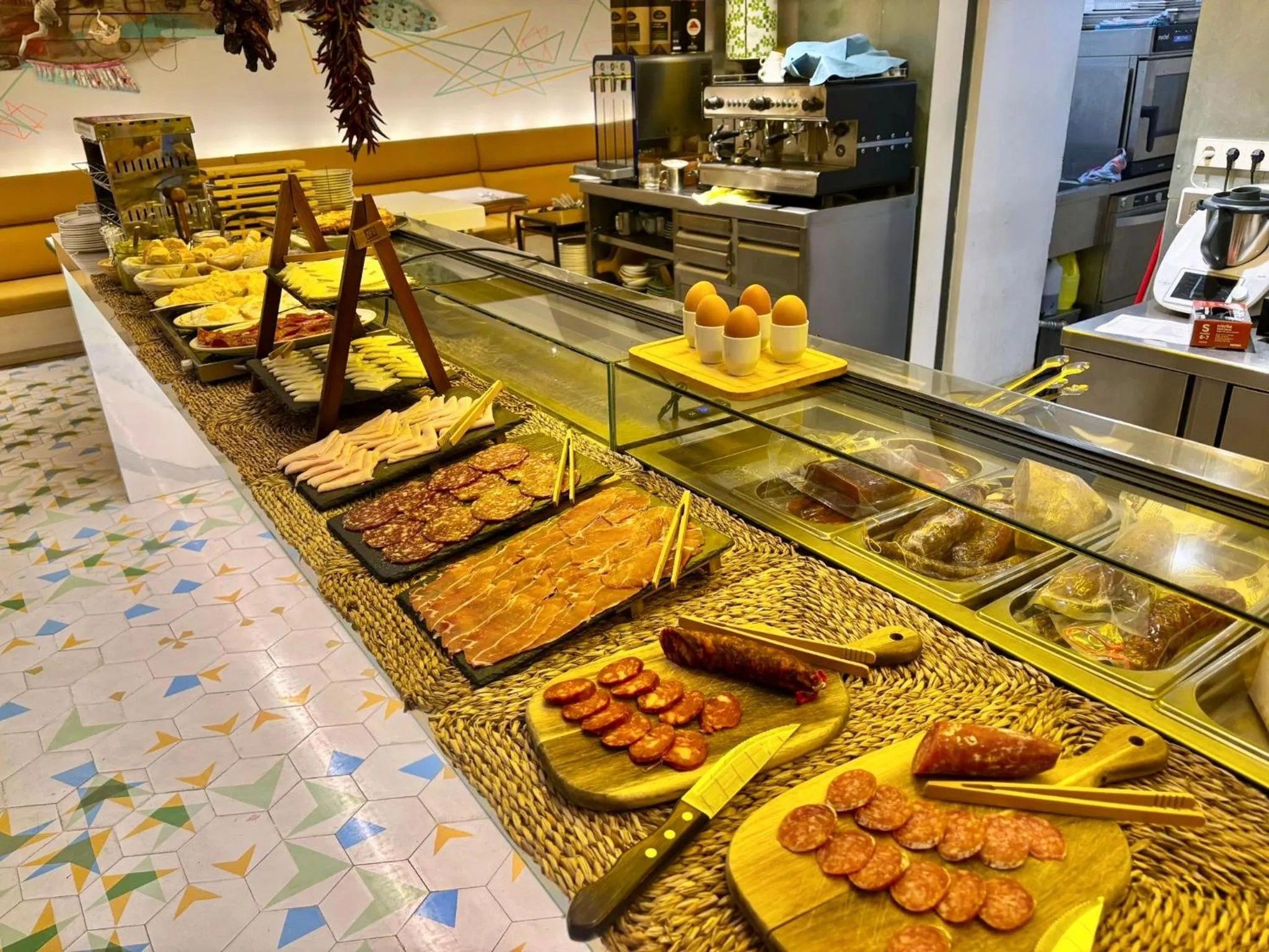 Buffet breakfast in Hotel Serawa Alicante