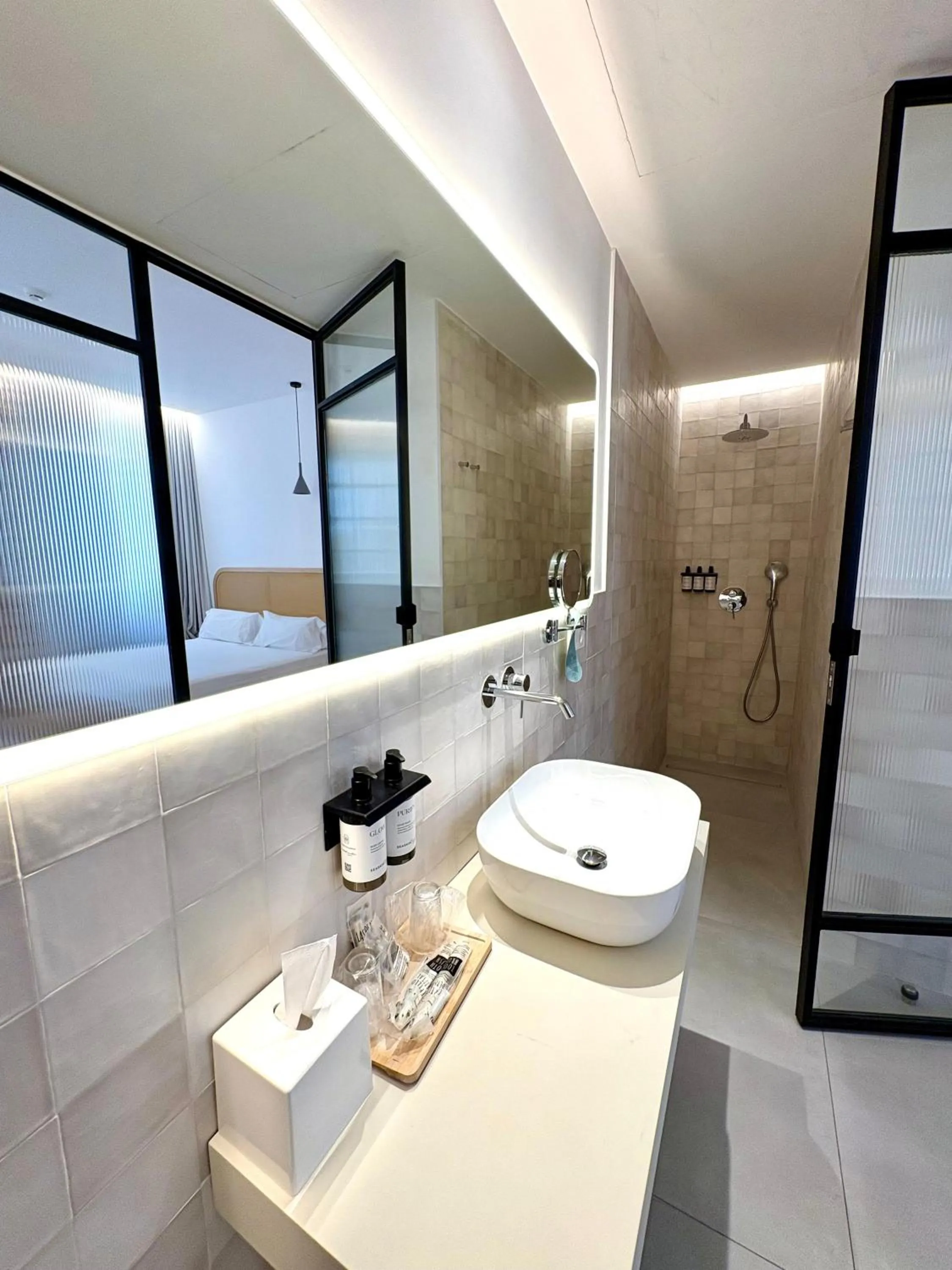 Bathroom in Hotel Serawa Alicante
