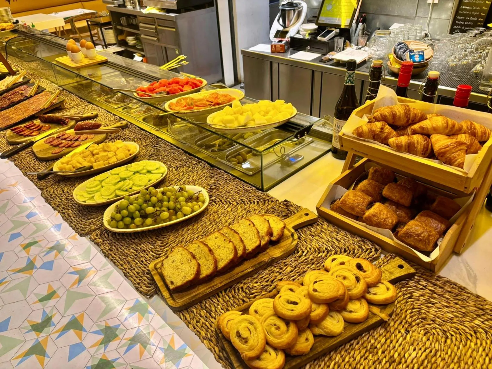 Buffet breakfast in Hotel Serawa Alicante