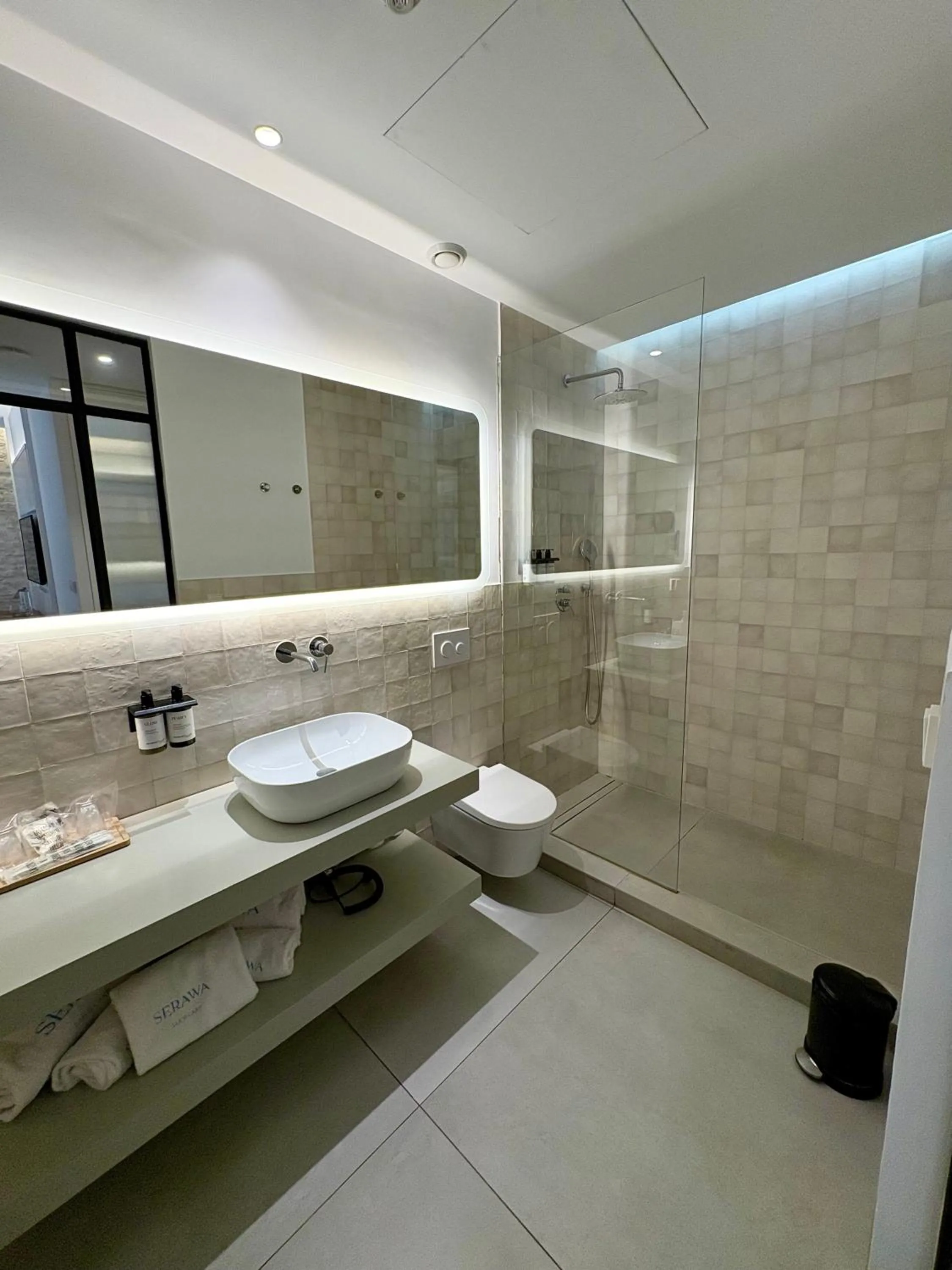 Bathroom in Hotel Serawa Alicante