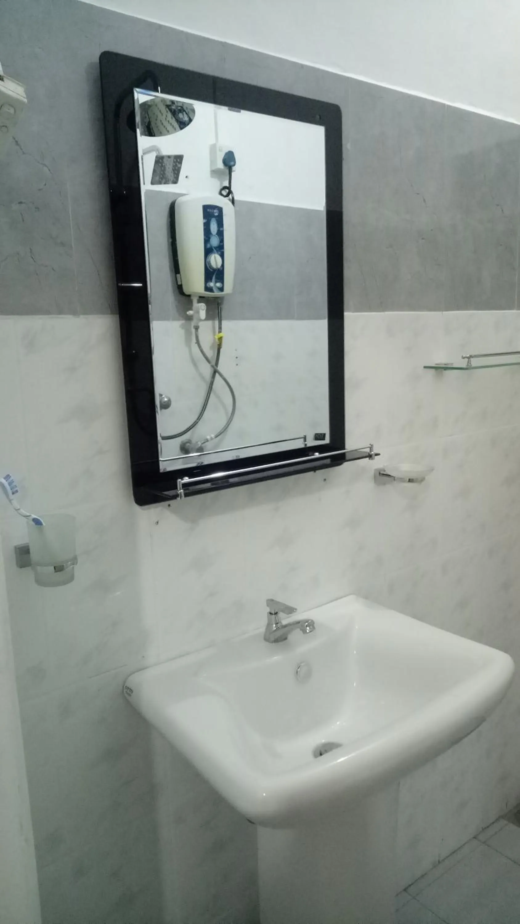 Shower in heritage thambapanni