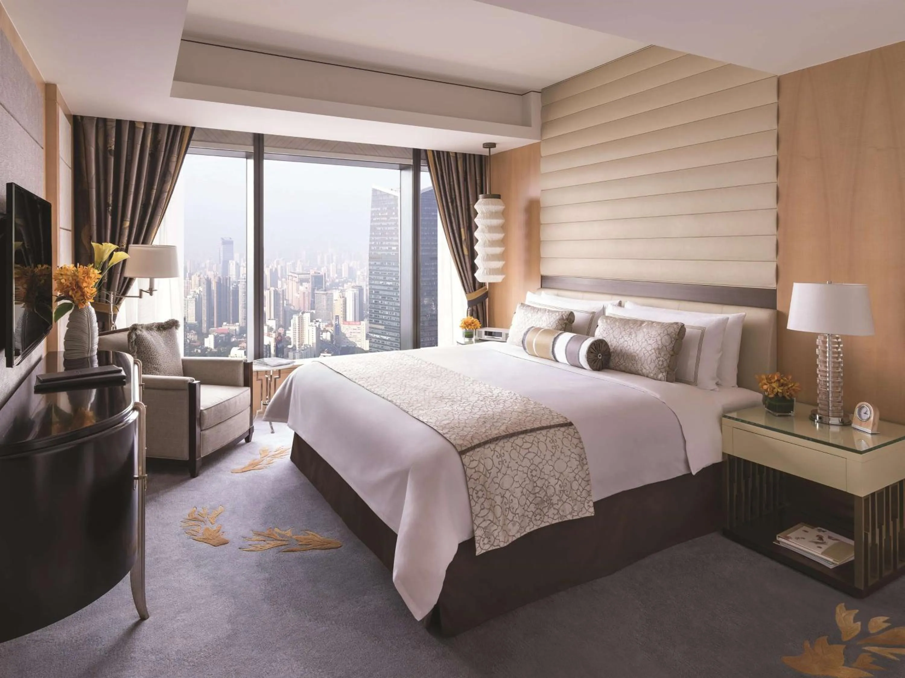 Photo of the whole room, Bed in Jing An Shangri-La