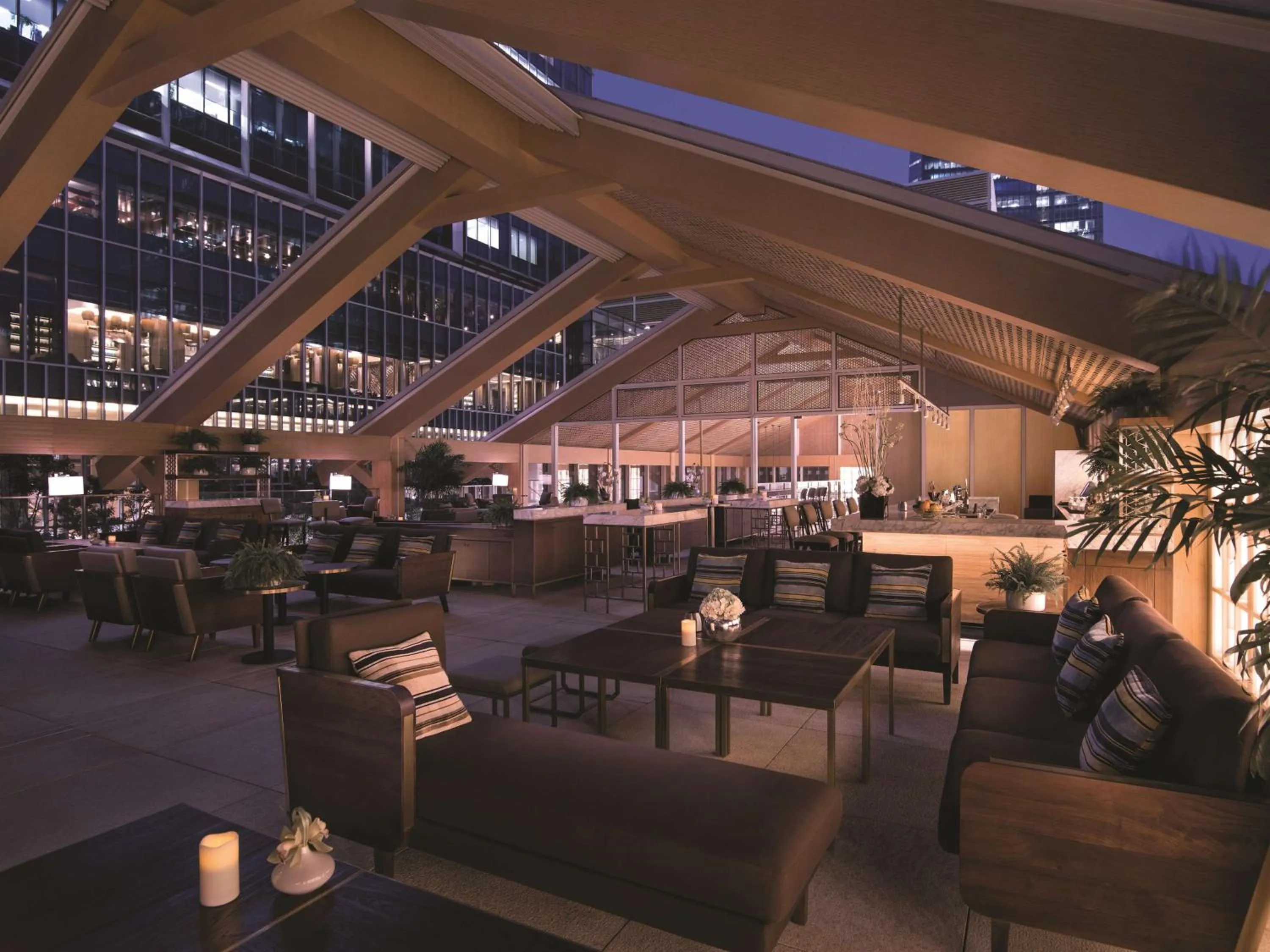 Lounge or bar in Jing An Shangri-La