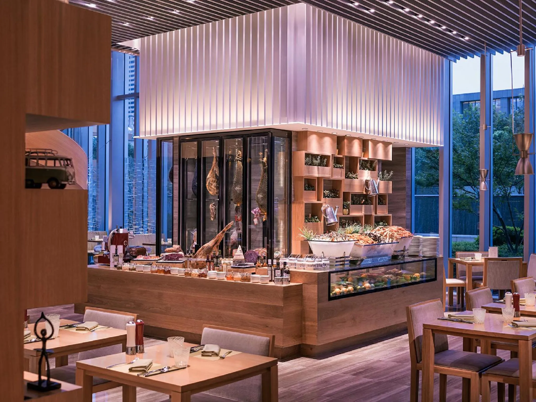 Restaurant/places to eat in Jing An Shangri-La
