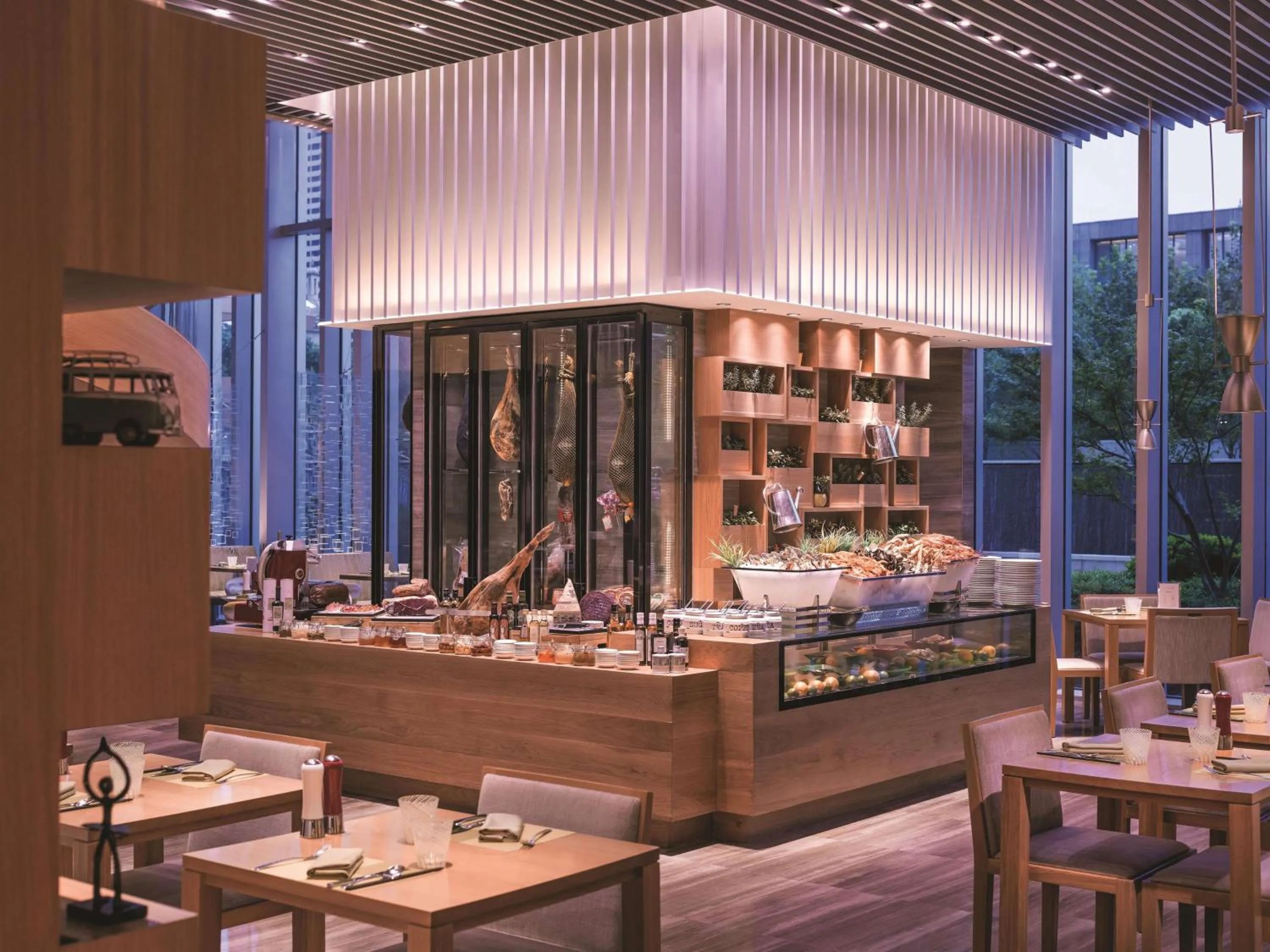 Restaurant/places to eat in Jing An Shangri-La