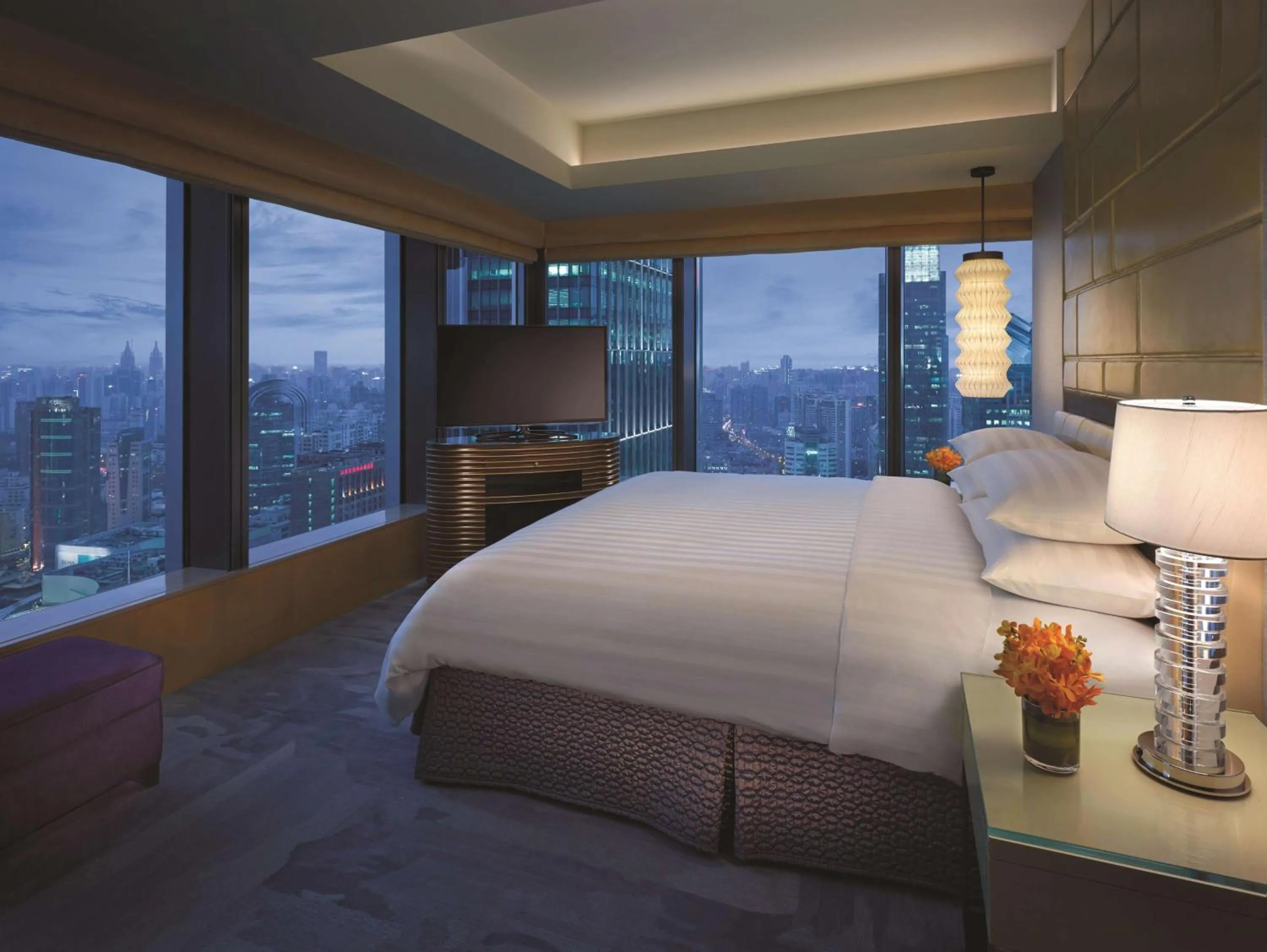 Photo of the whole room, Bed in Jing An Shangri-La