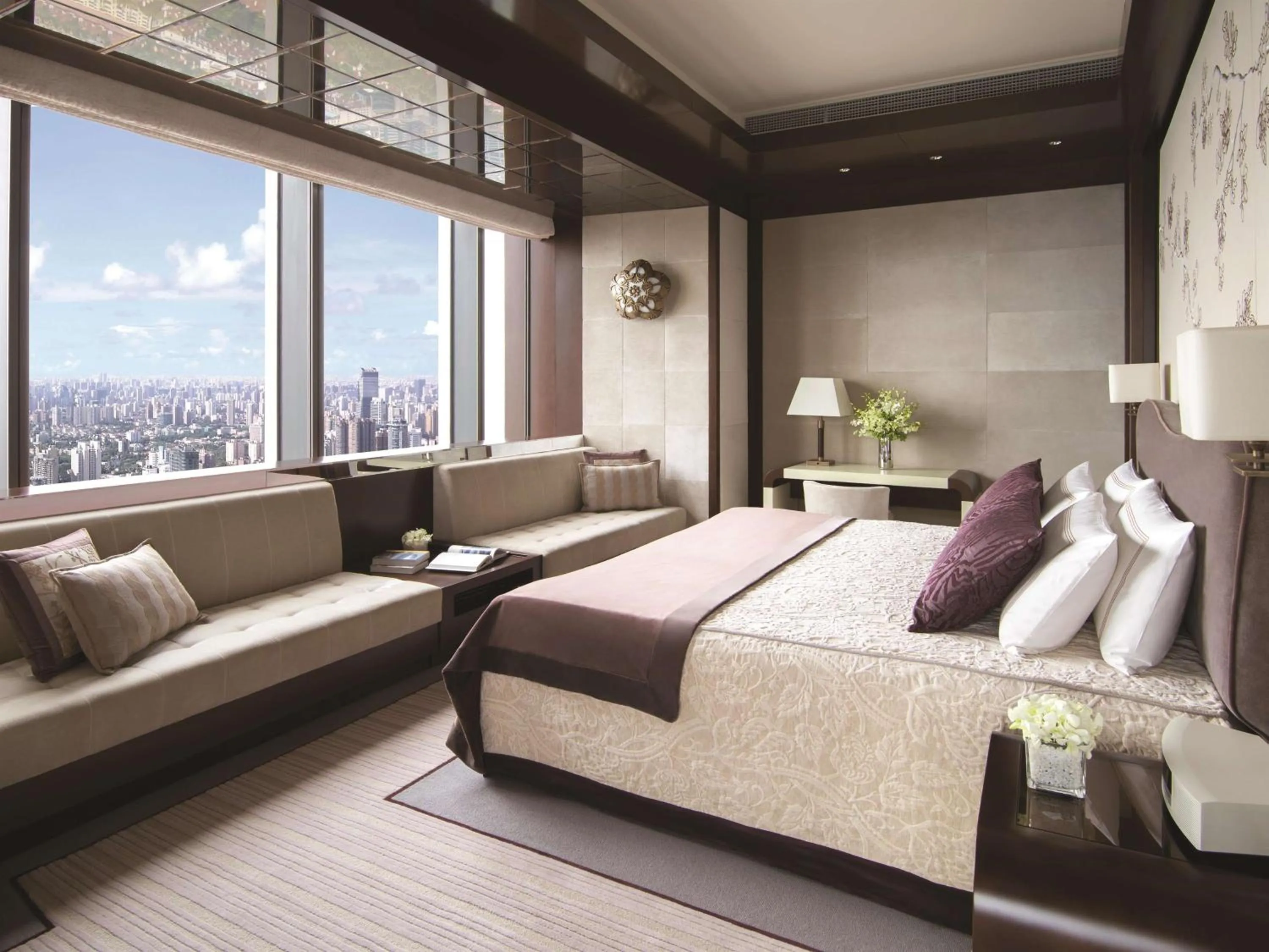 Photo of the whole room, Bed in Jing An Shangri-La