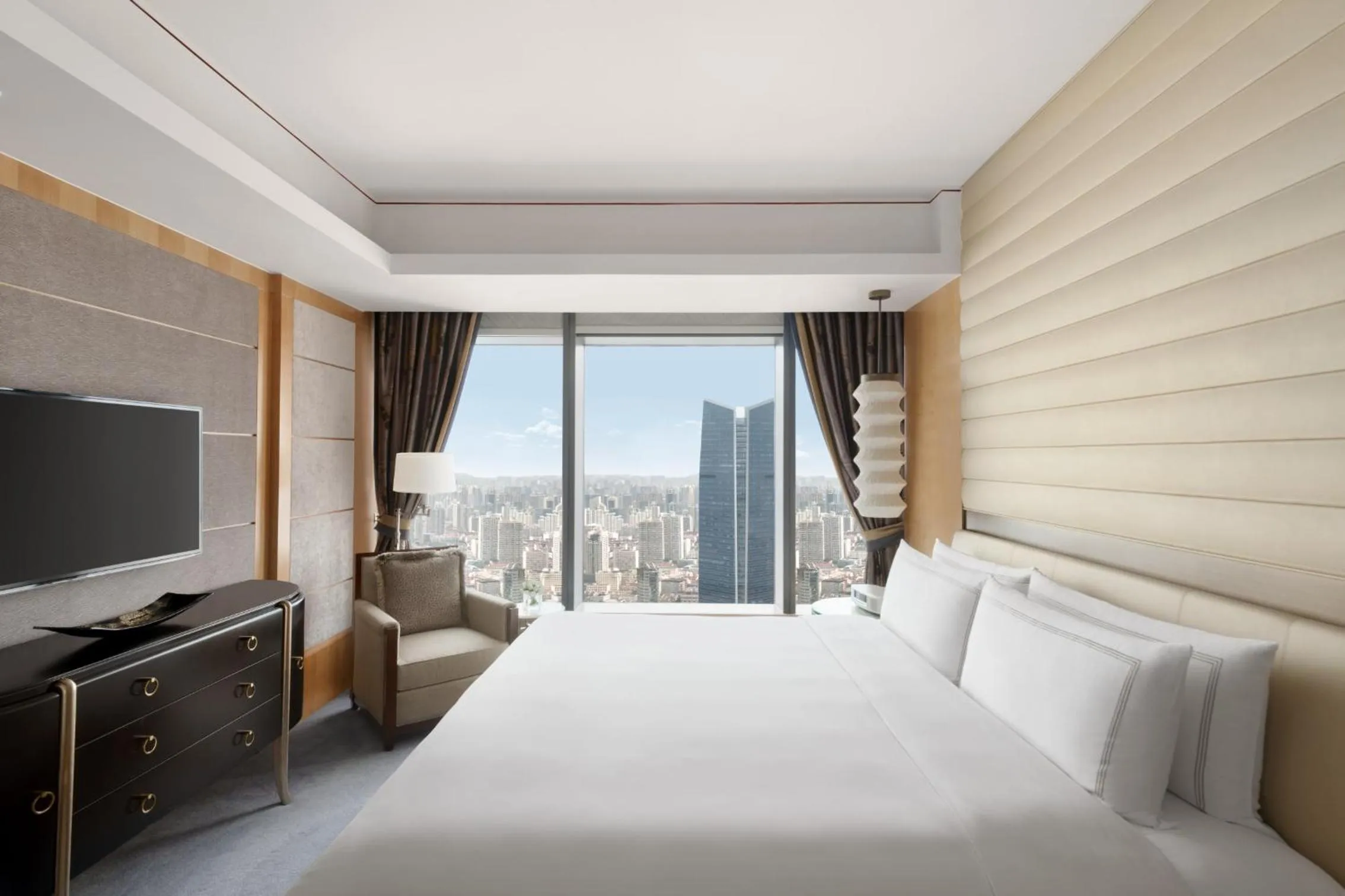 Bedroom, Bed in Jing An Shangri-La