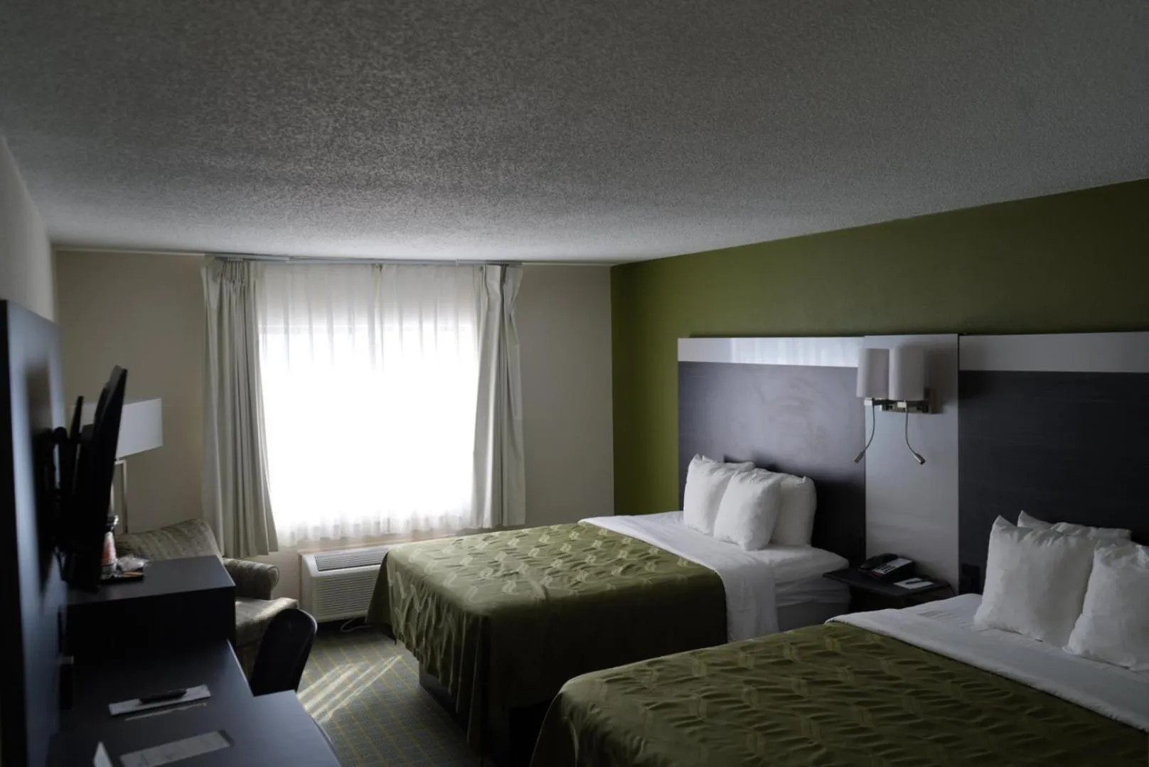 Bedroom, Bed in Quality Inn Seekonk-Providence