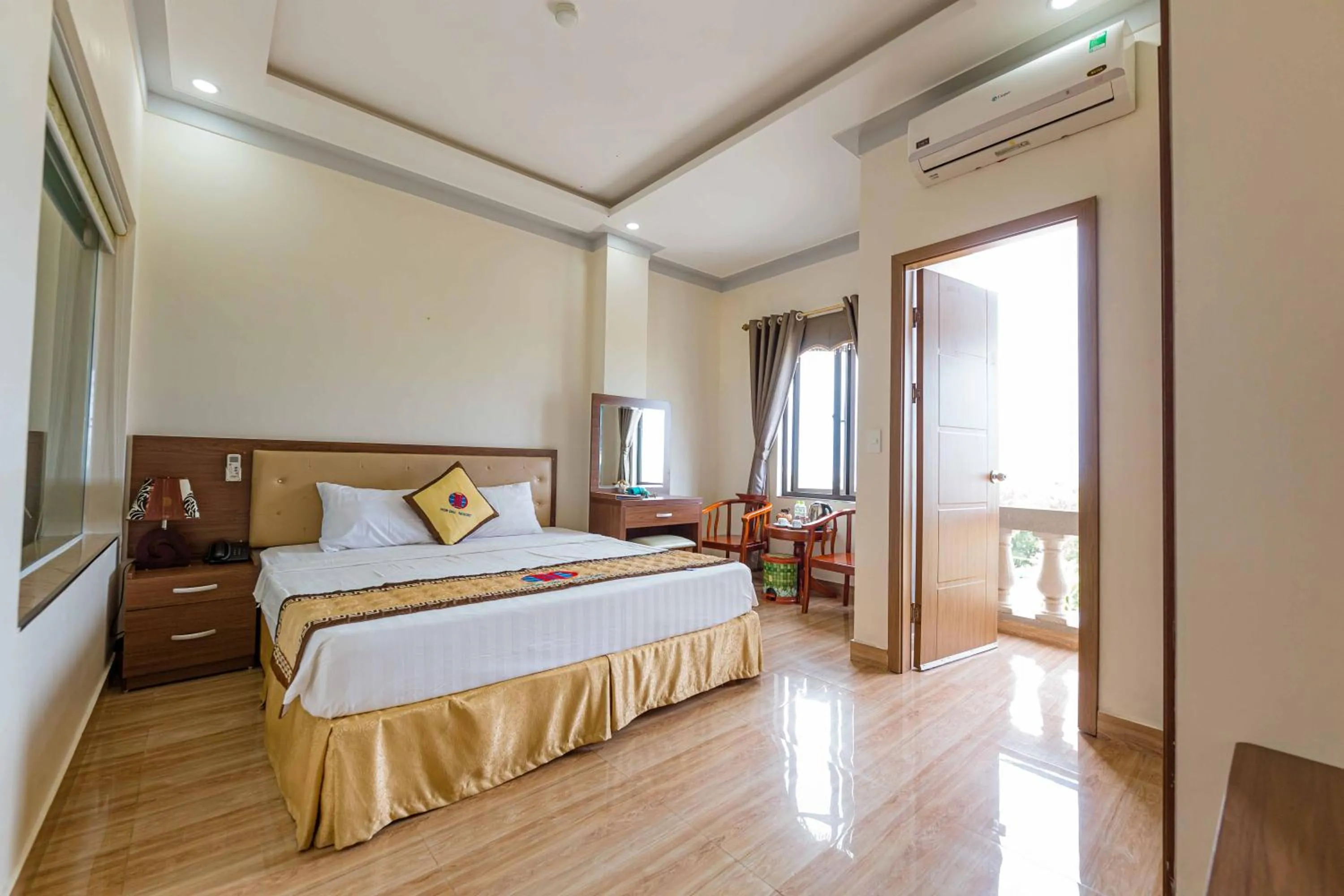 Bed in Hon Dau Resort