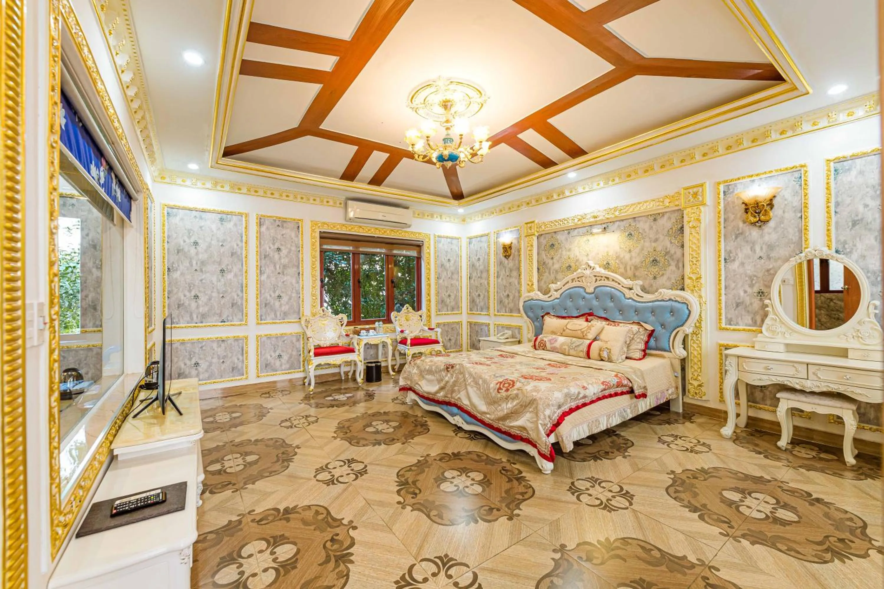 Bed in Hon Dau Resort