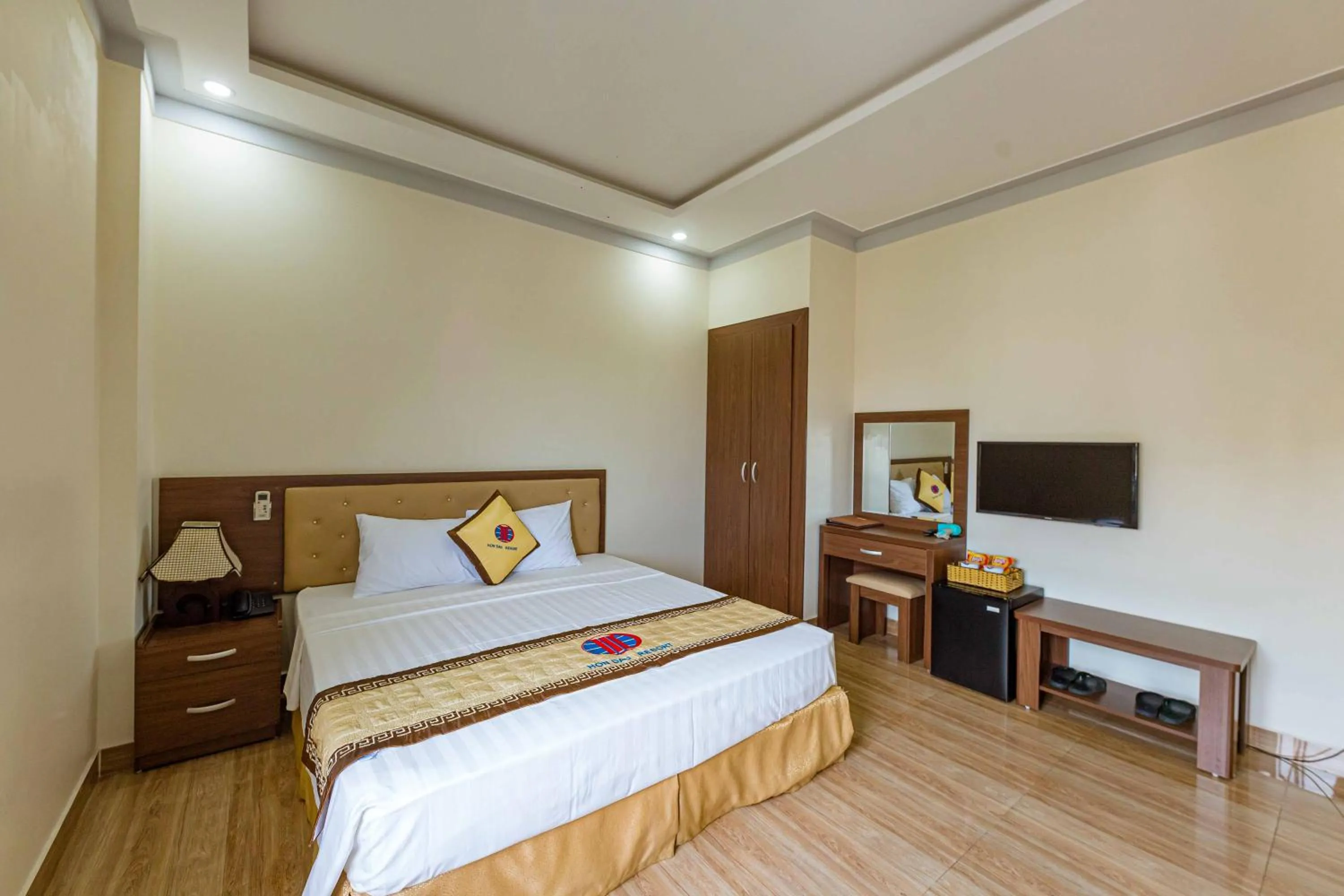 Bed in Hon Dau Resort