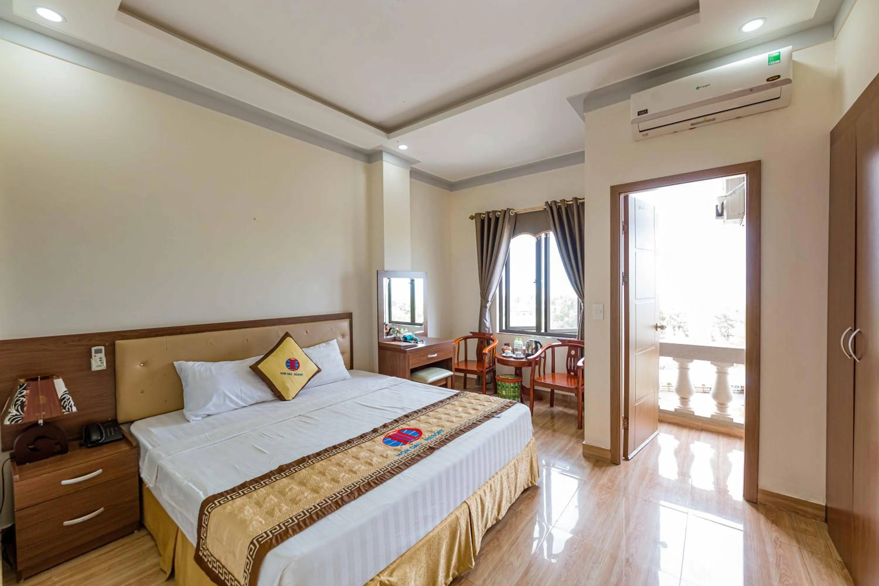 Bed in Hon Dau Resort