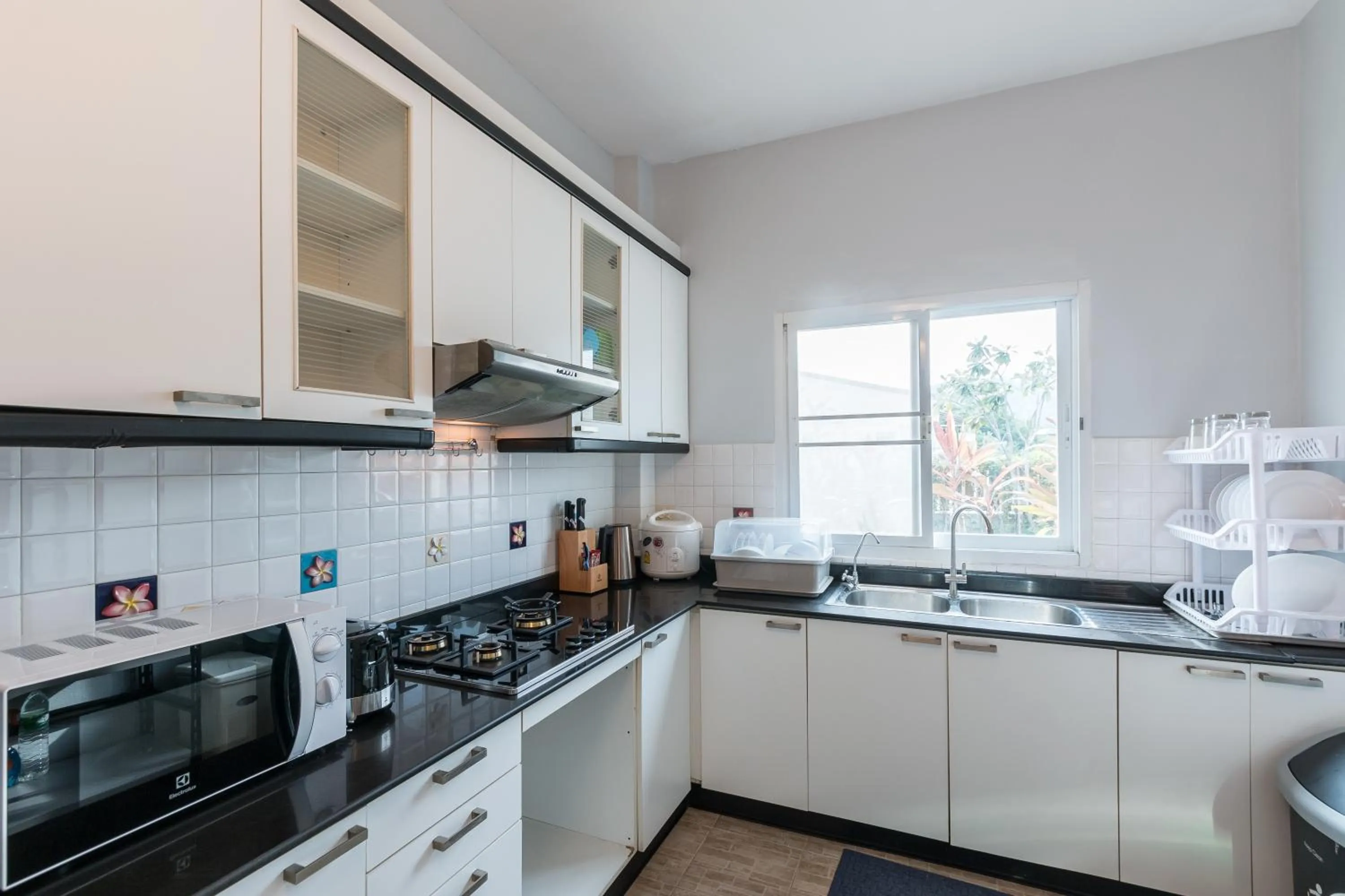 Kitchen or kitchenette in Baan Kiang Lay Phu View Private Pool Villa in Central Hua Hin