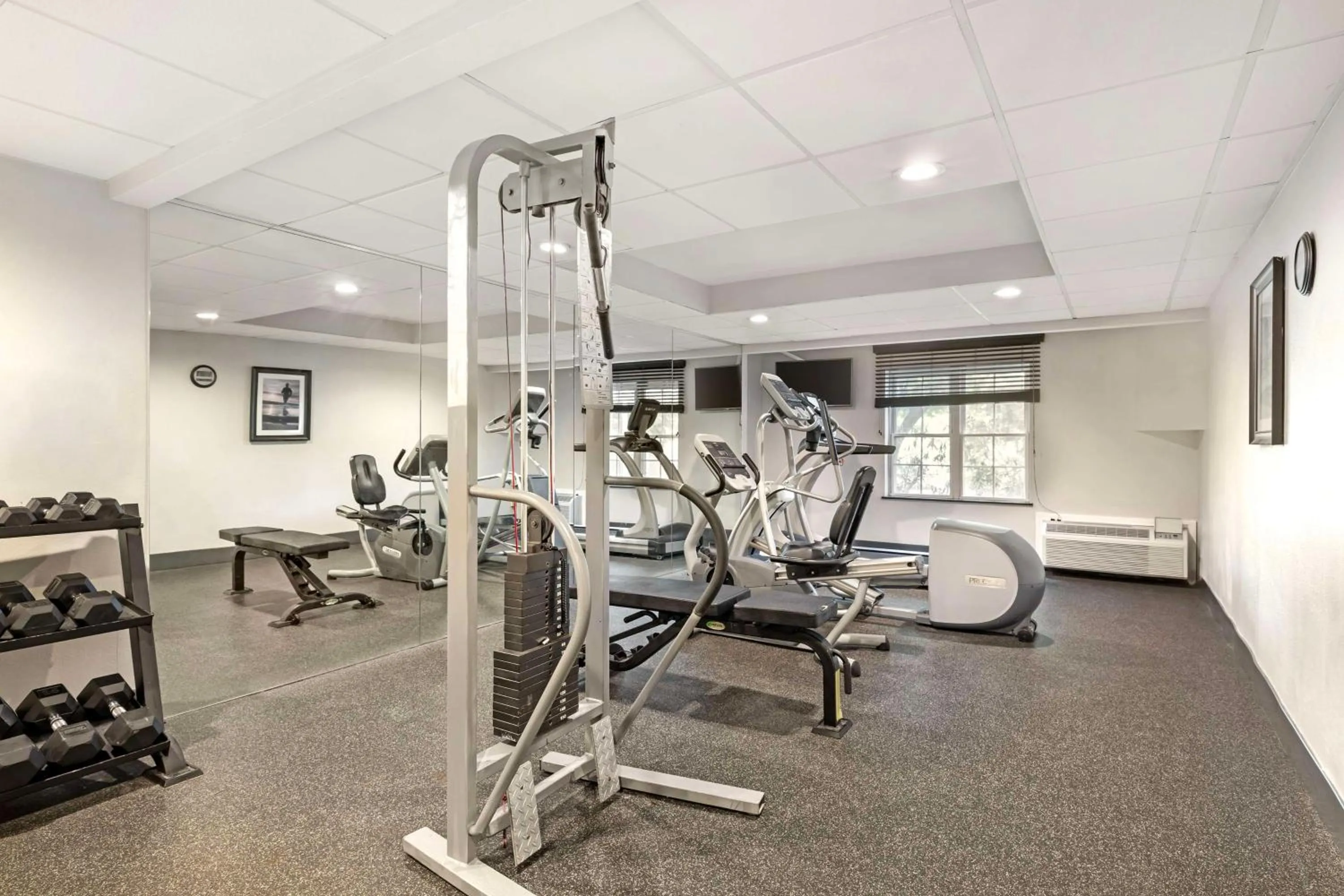 Fitness centre/facilities in Best Western Hartford Hotel and Suites