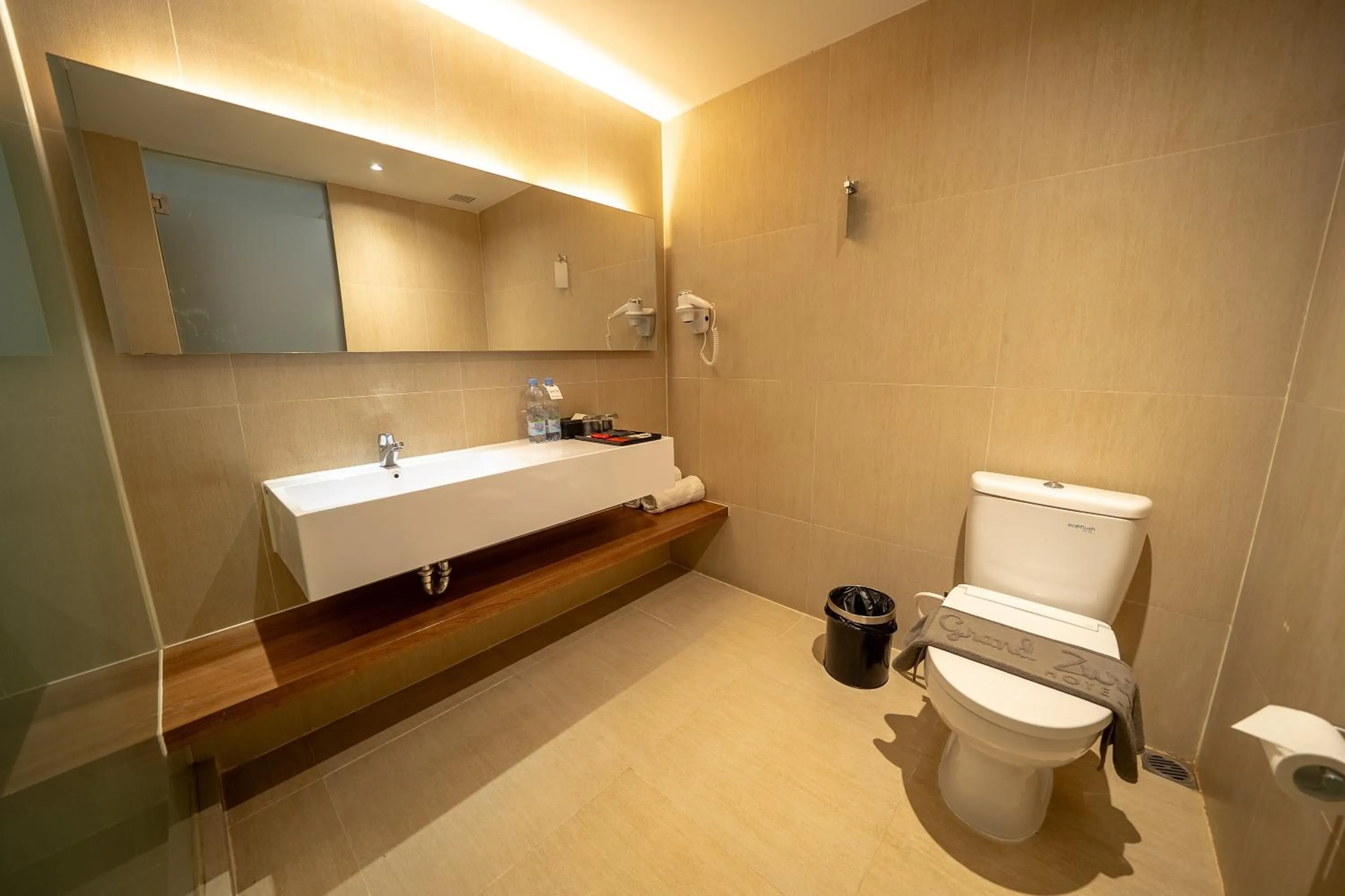 Bathroom in Grand Zuri Malioboro