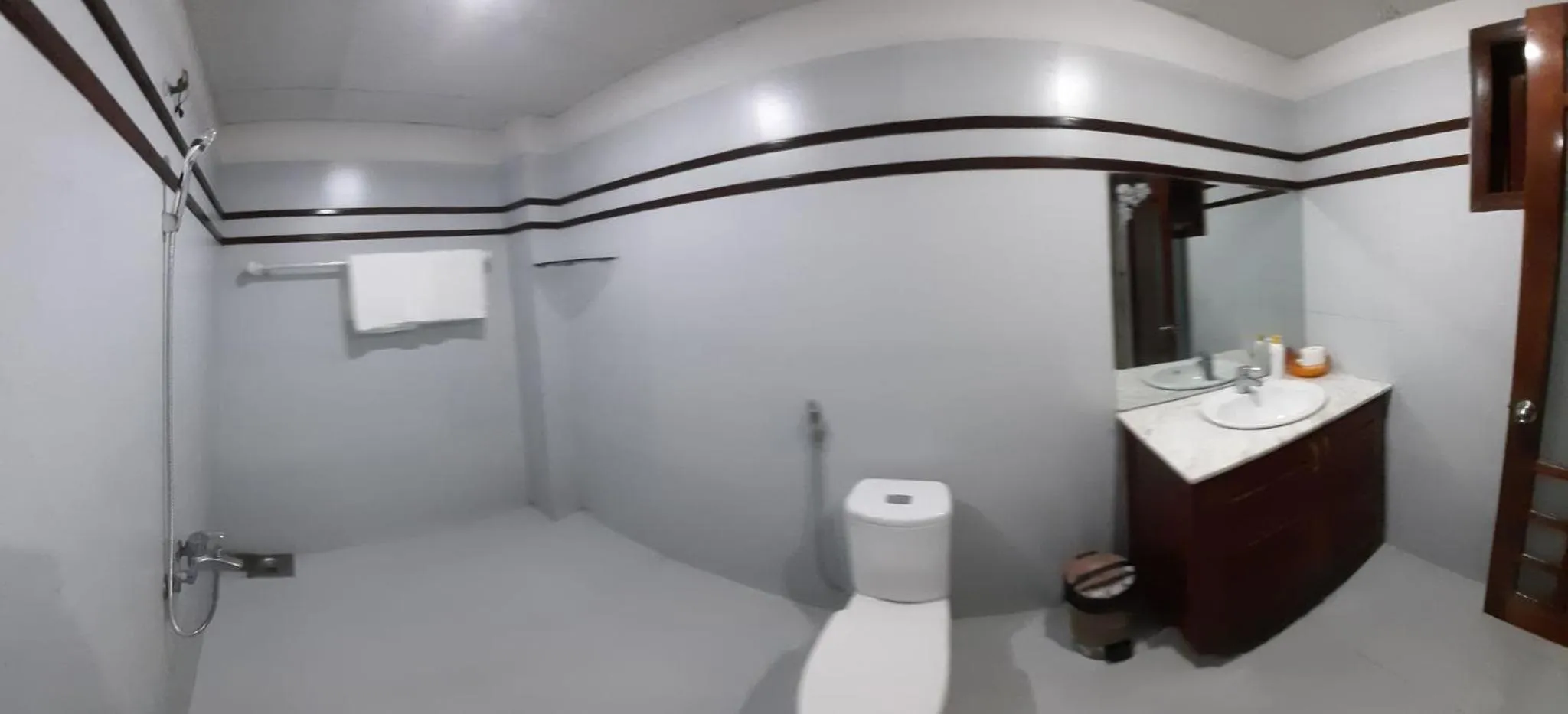 Shower in Hoang Thu Hostel