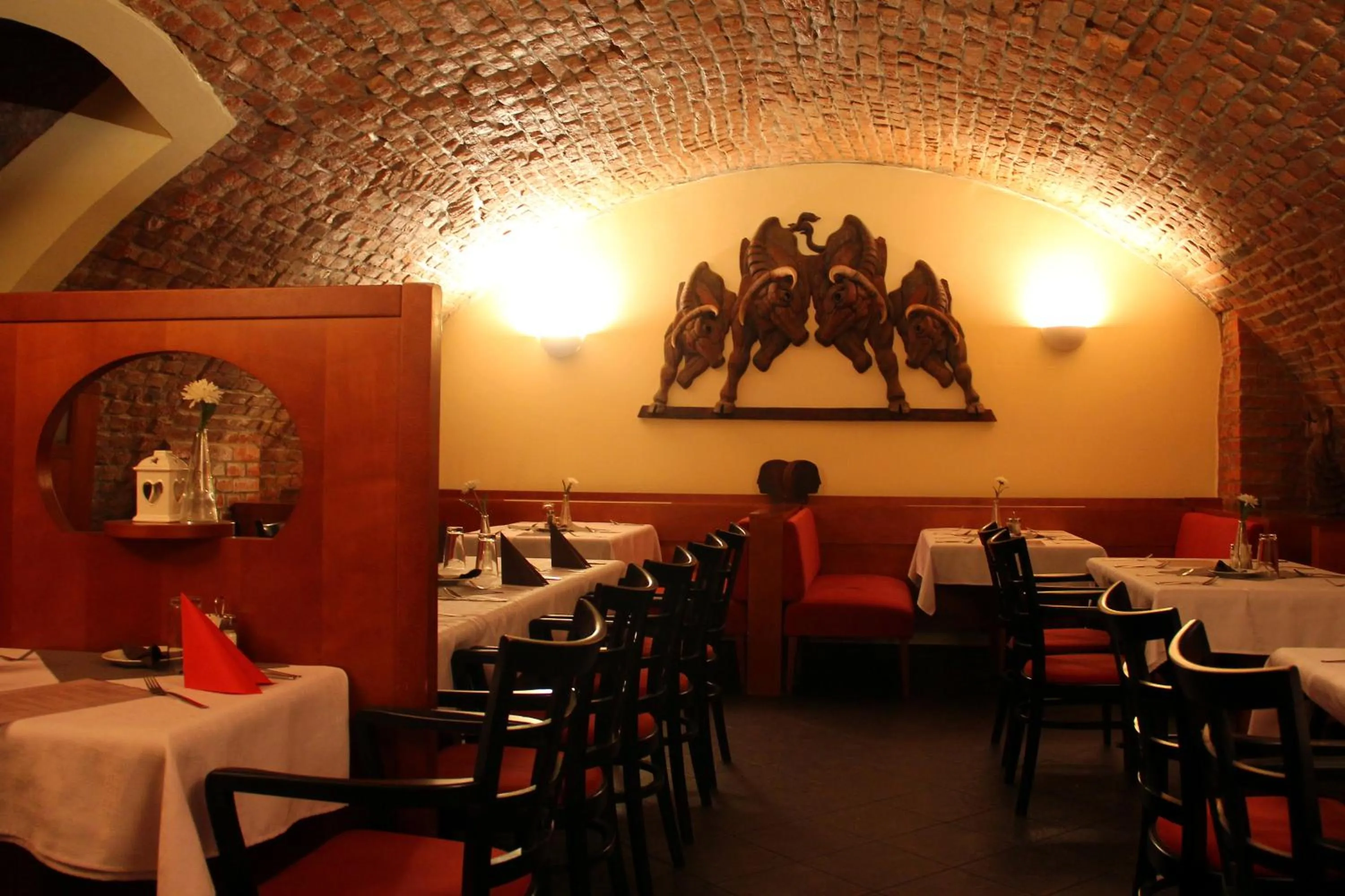 Restaurant/places to eat in Hotel Iberia