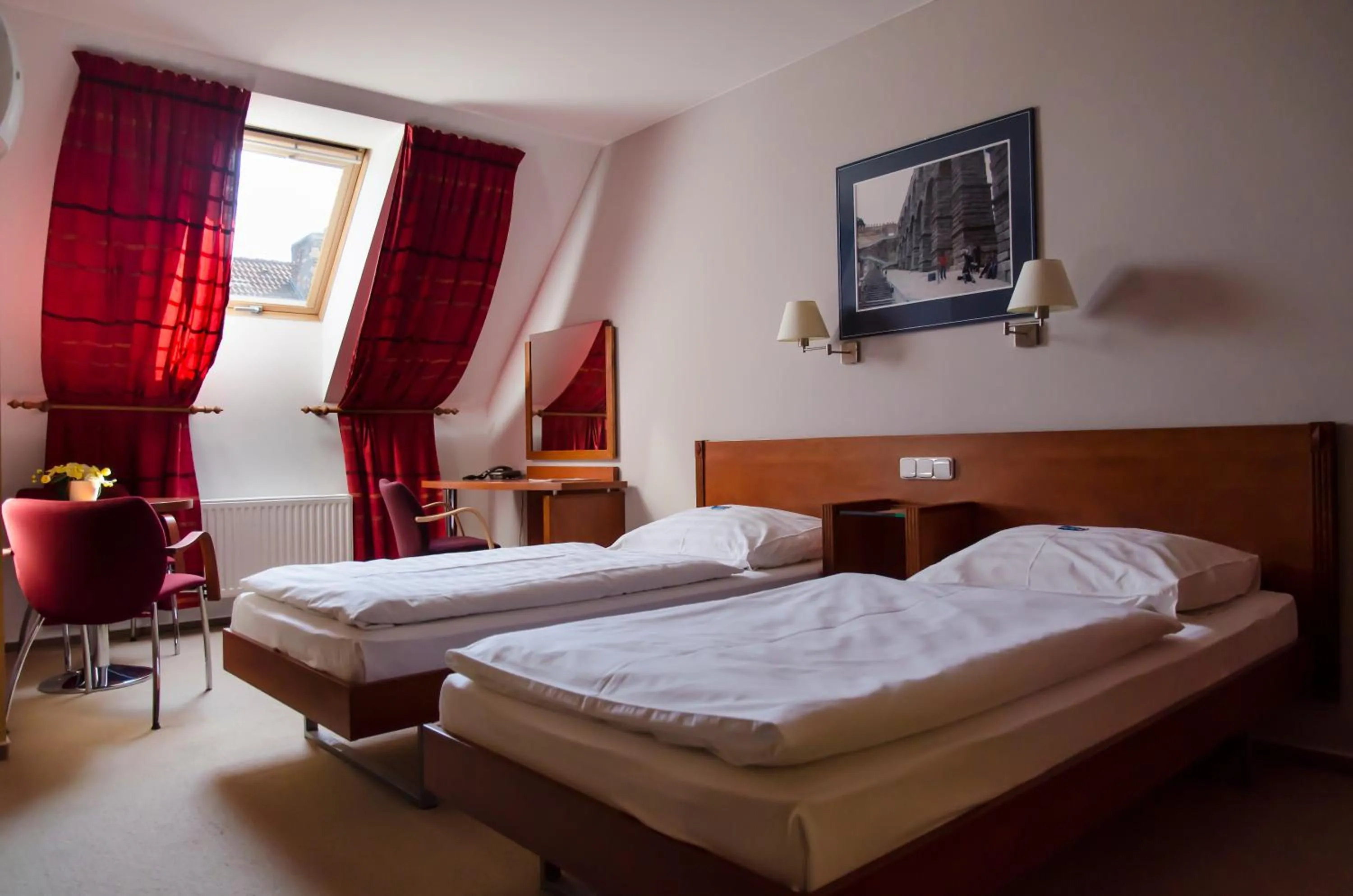 Bedroom, Bed in Hotel Iberia