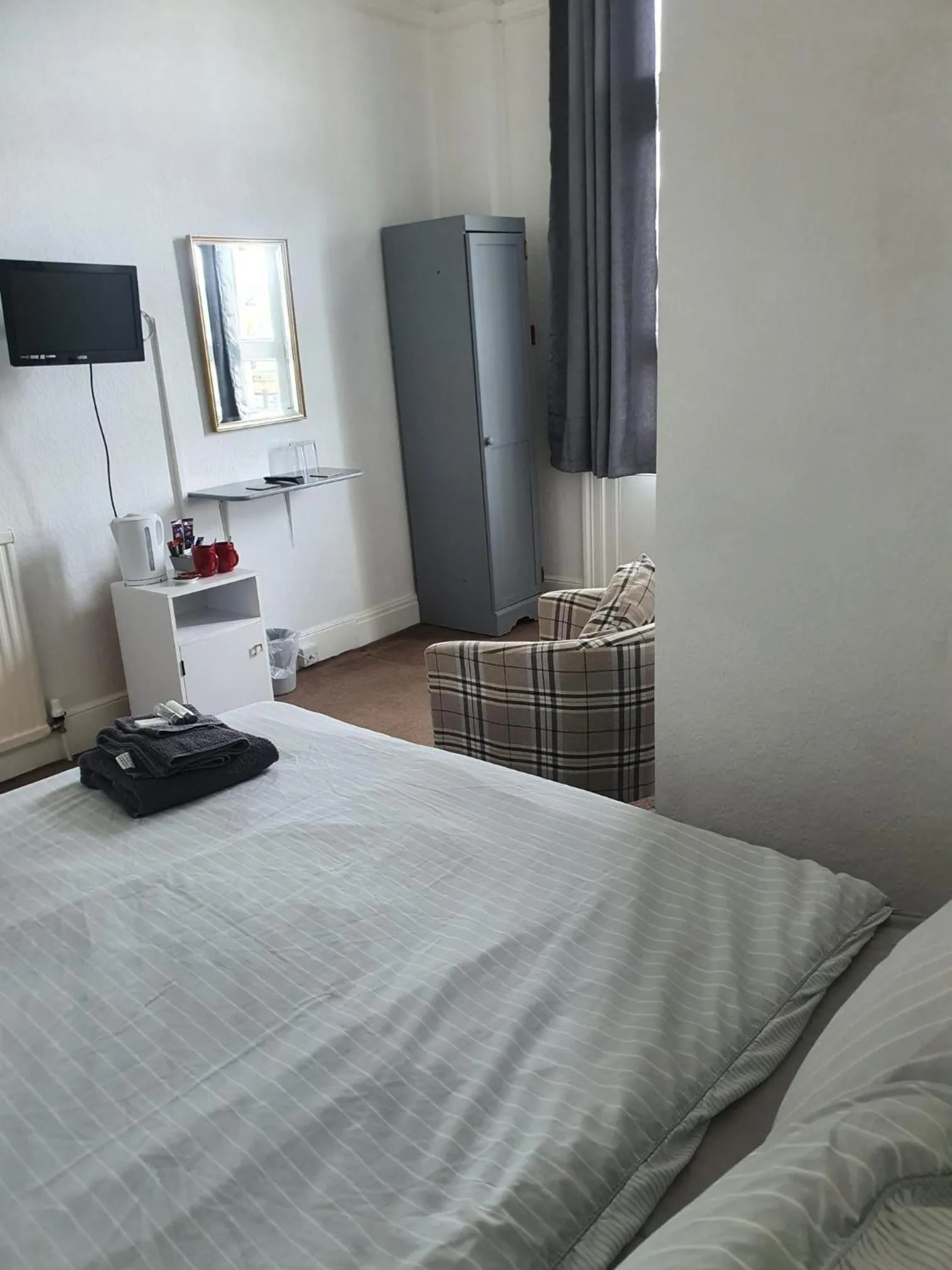 Bed in Highlander Hotel