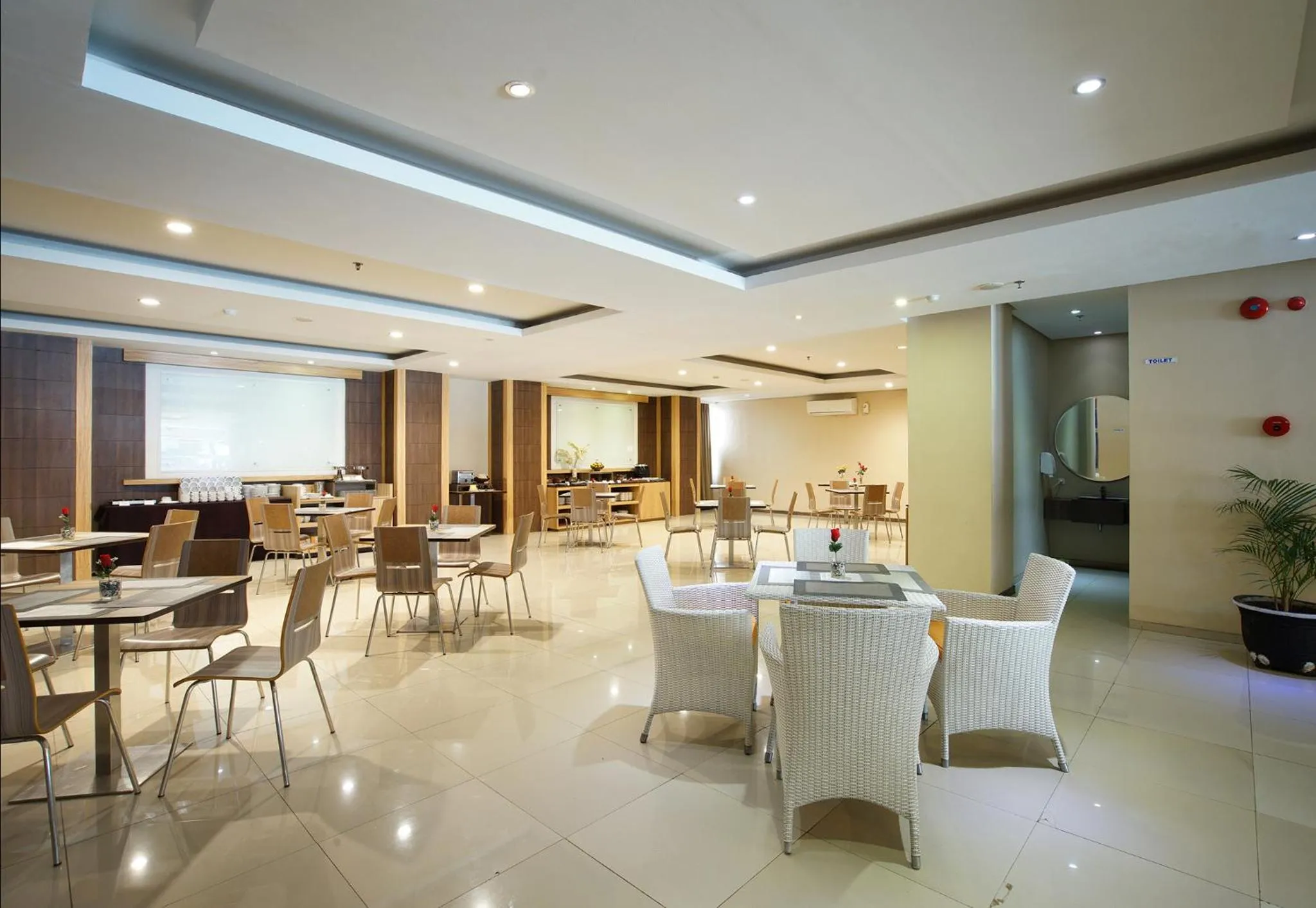 Restaurant/Places to Eat in Top Malioboro Hotel Jogja