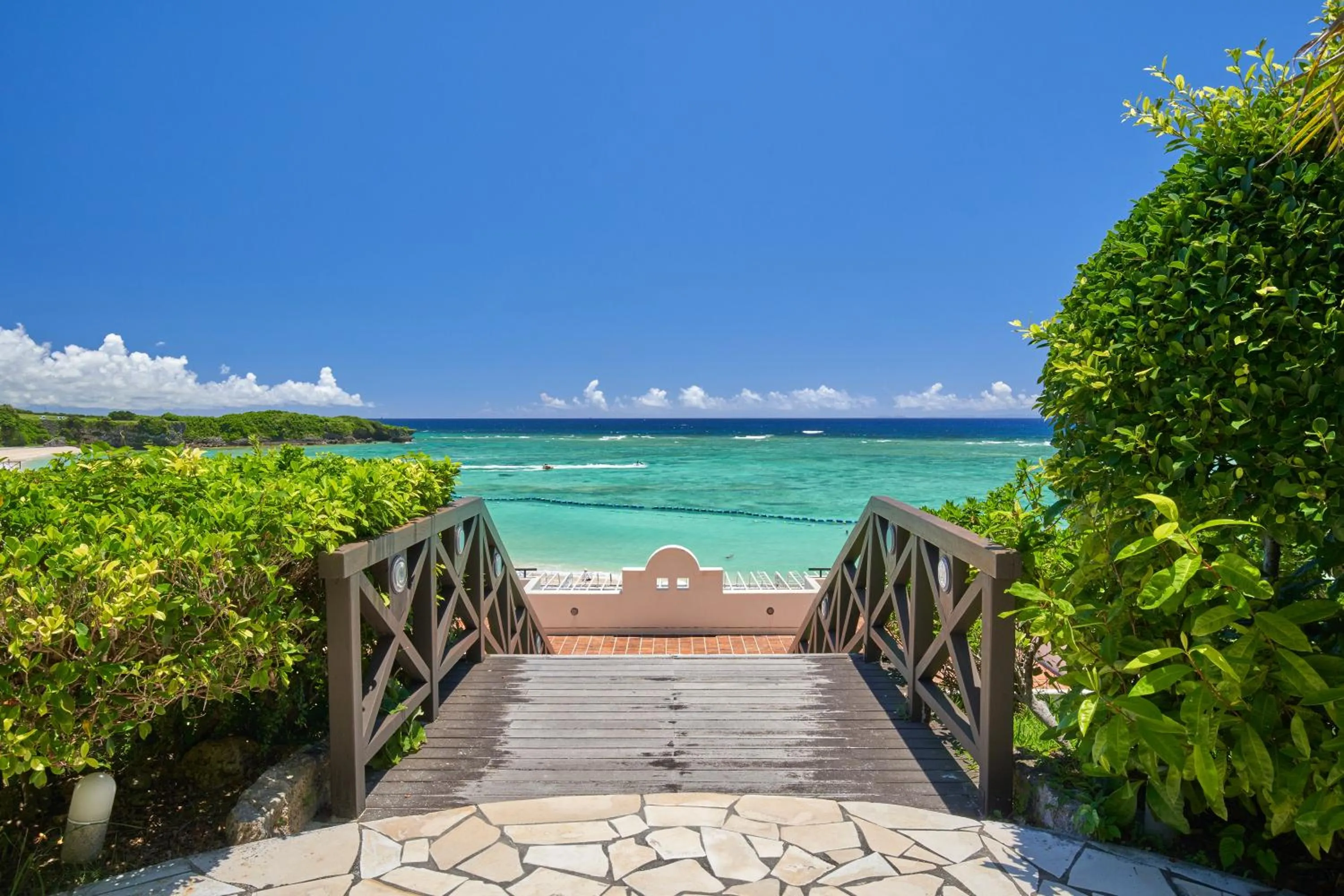 Beach in Hotel Nikko Alivila