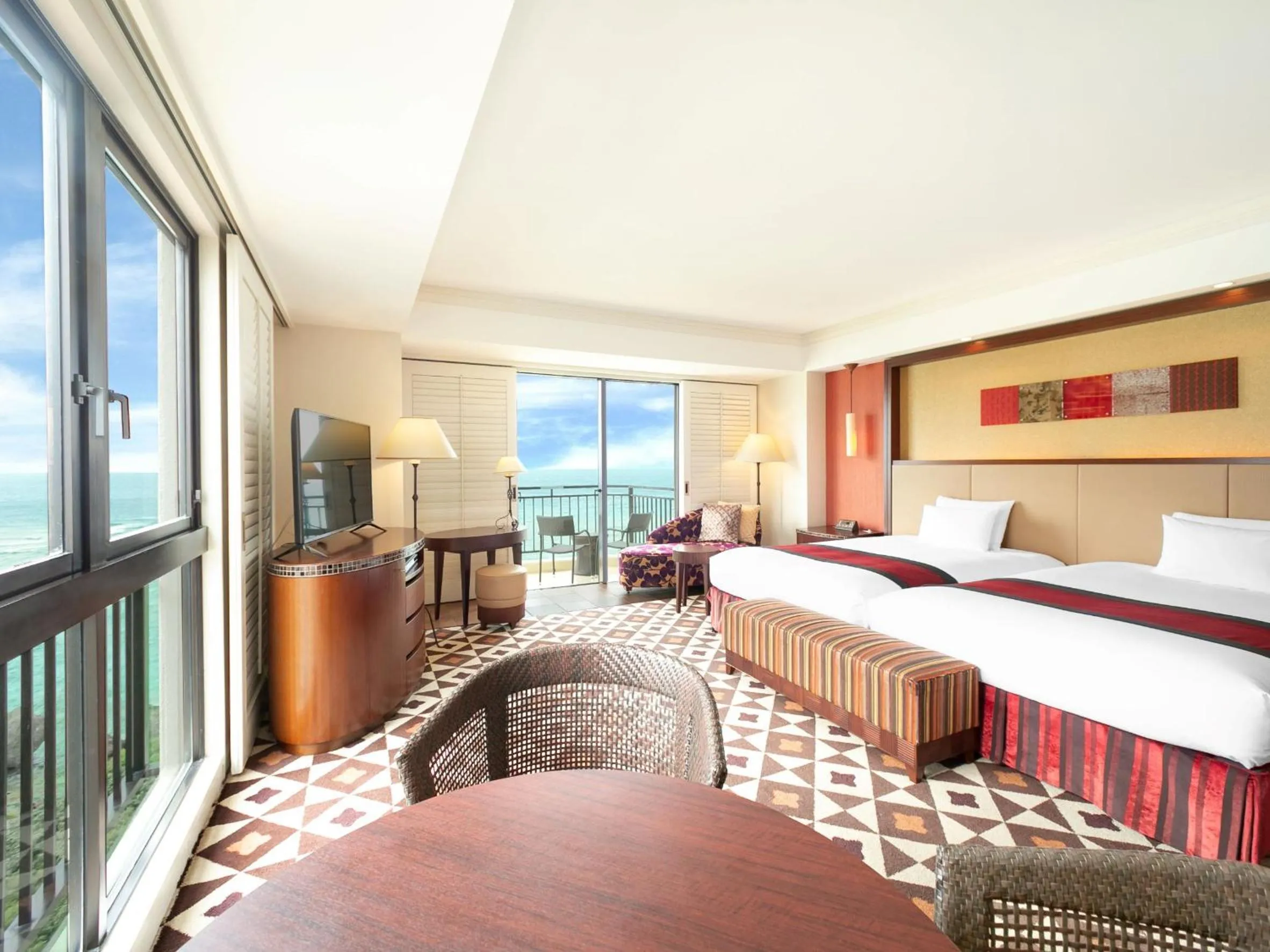 Photo of the whole room, Bed in Hotel Nikko Alivila