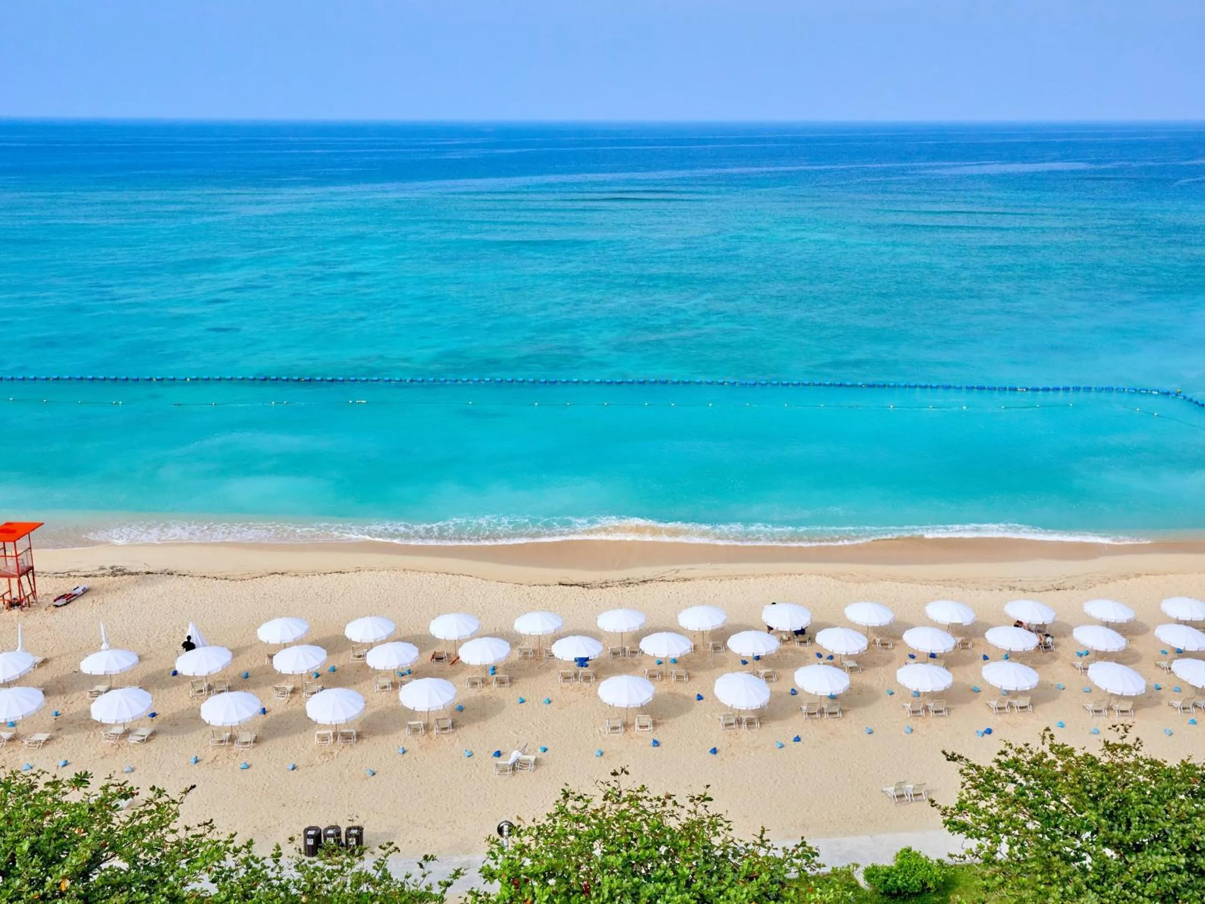 Beach in Hotel Nikko Alivila