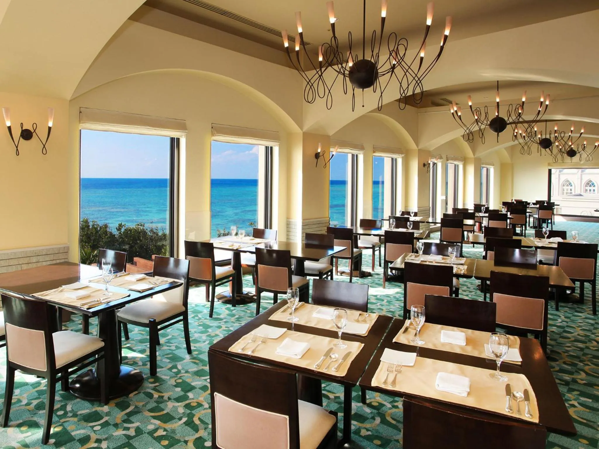 Restaurant/places to eat in Hotel Nikko Alivila