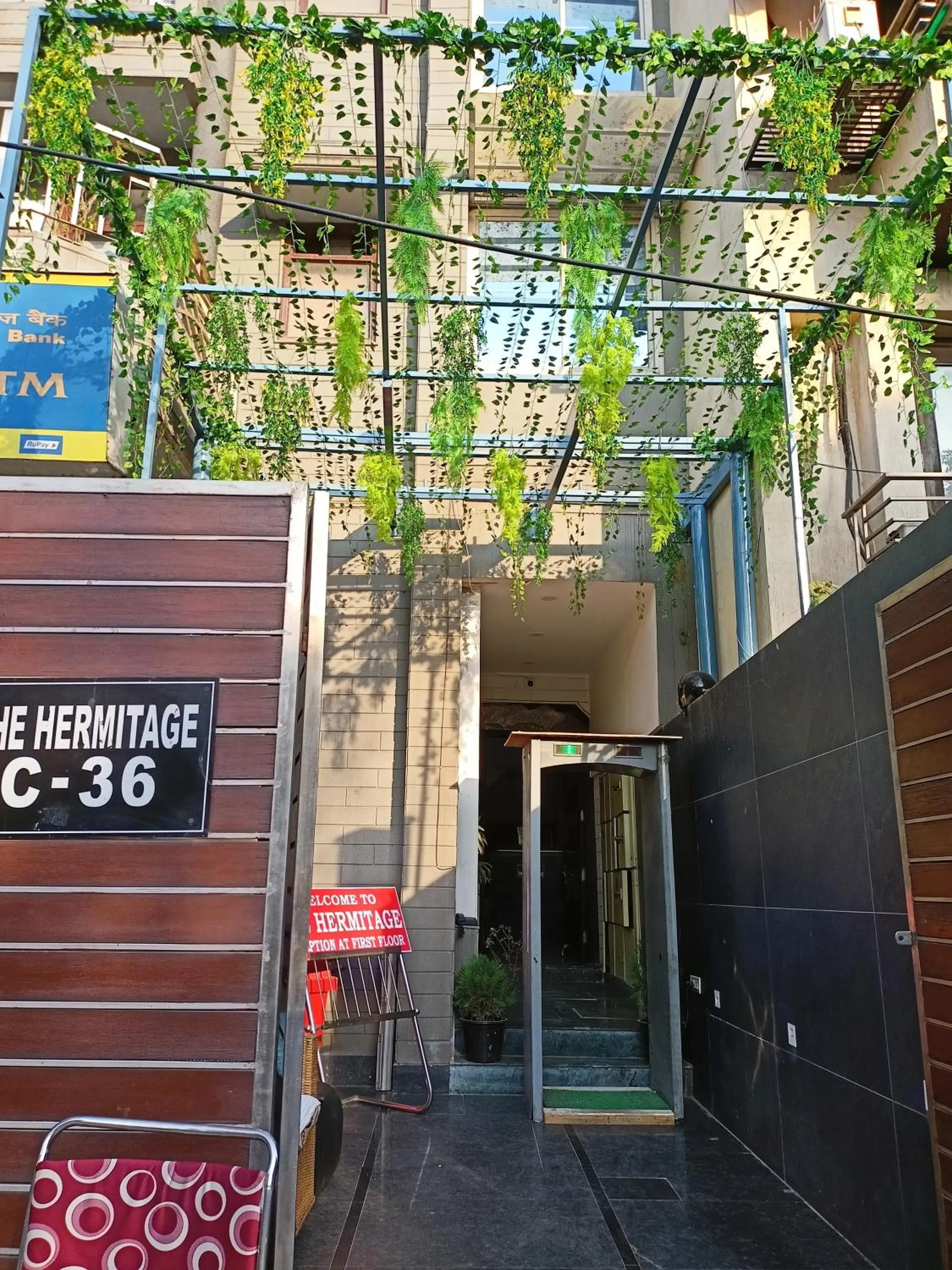 Property building in Hermitage by The Cosy Hotels Near Lotus Temple