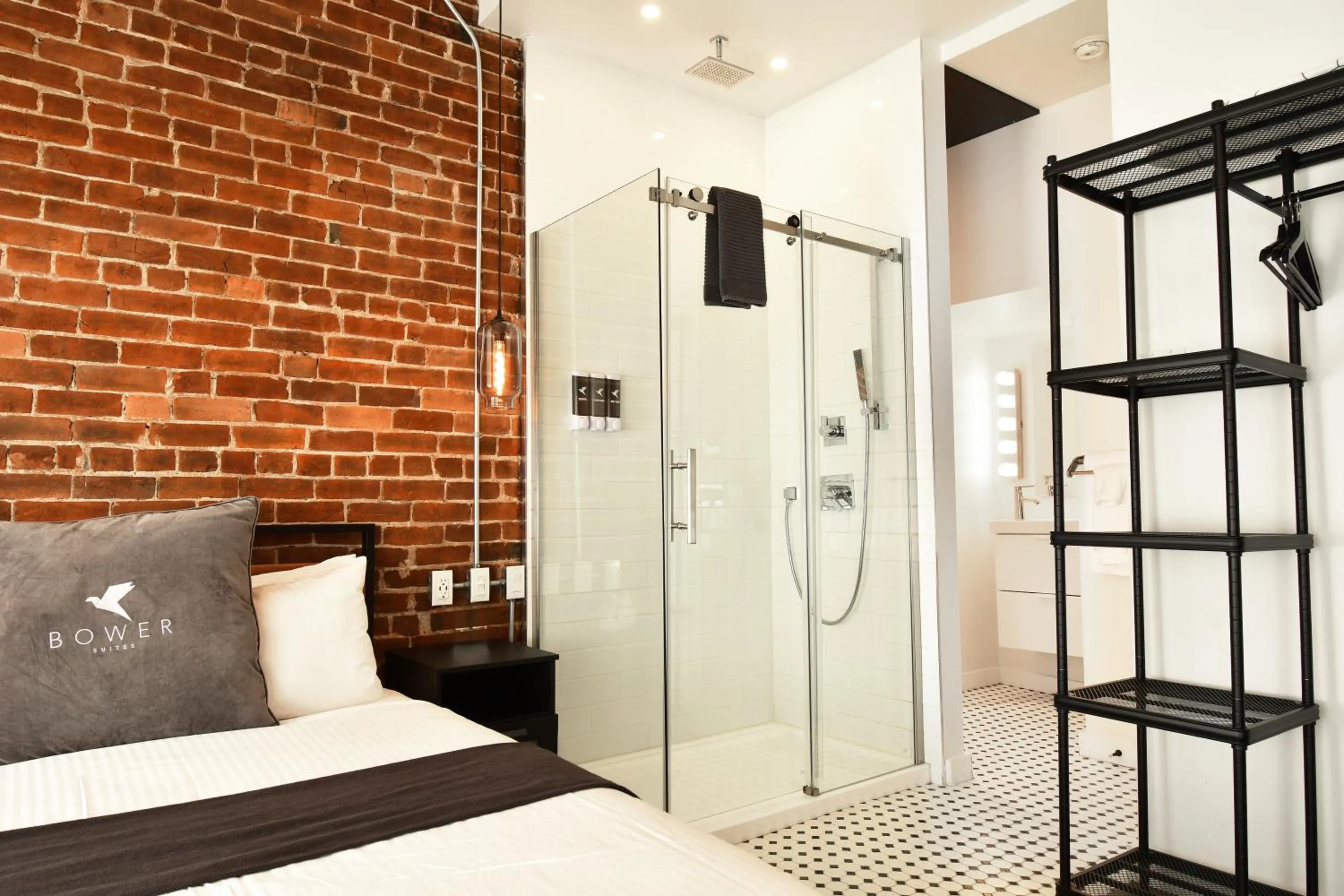 Shower, Bed in Maison Évangéline by Bower Boutique Hotels