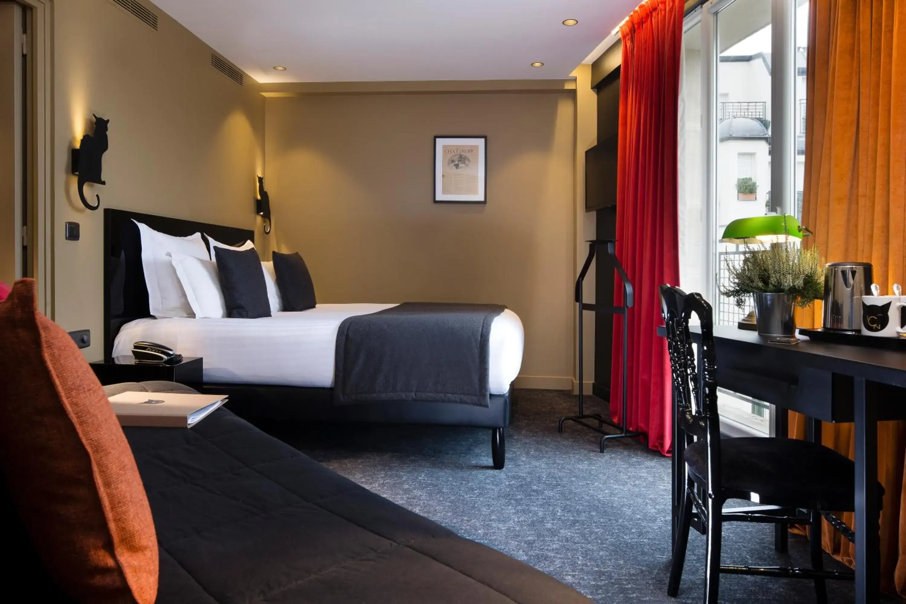 Two Adjoining Double Rooms in Hotel Le Chat Noir Two Adjoining Double Rooms in Hotel Le Chat Noir