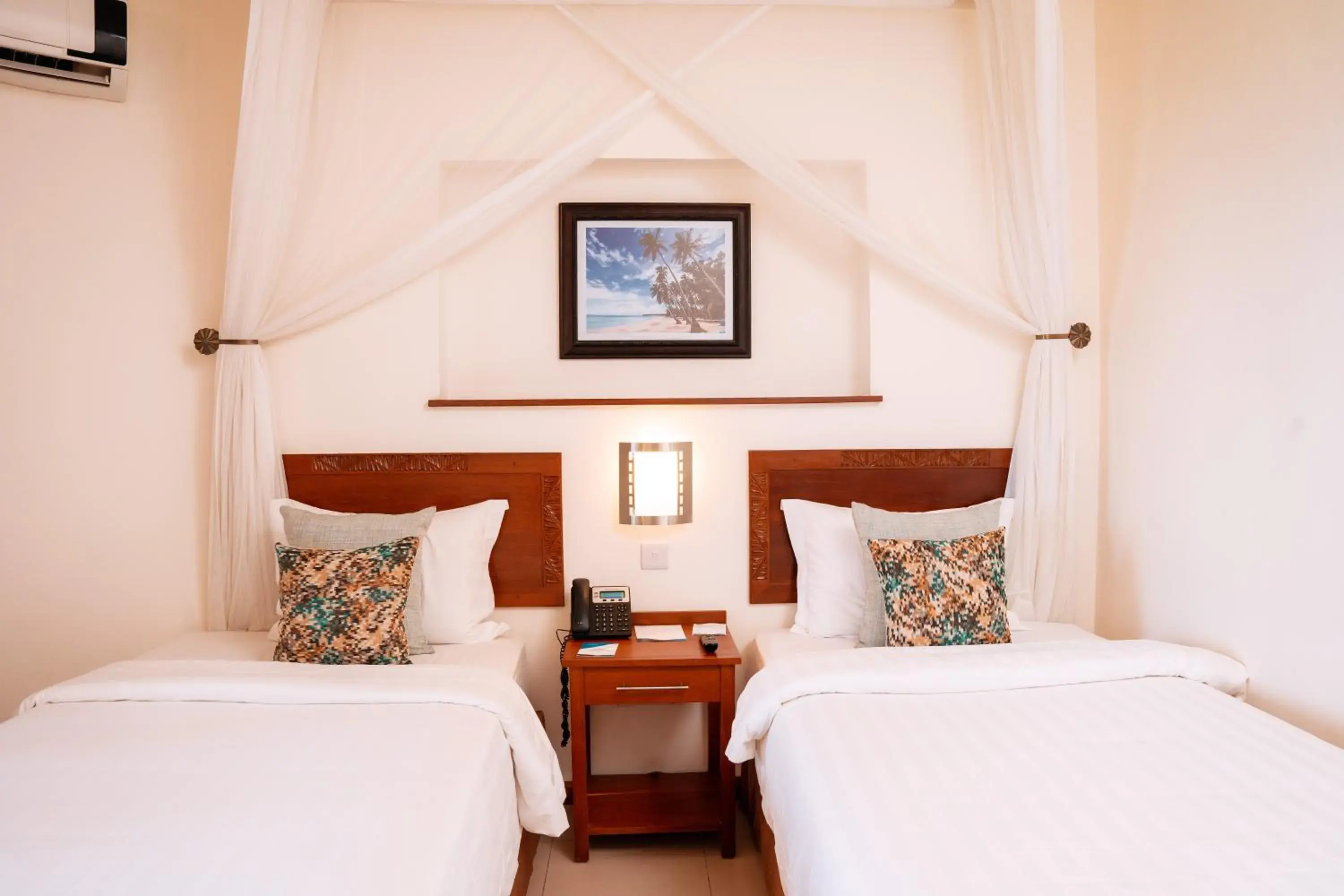 Standard Twin Room in White Sands Hotel Standard Twin Room in White Sands Hotel