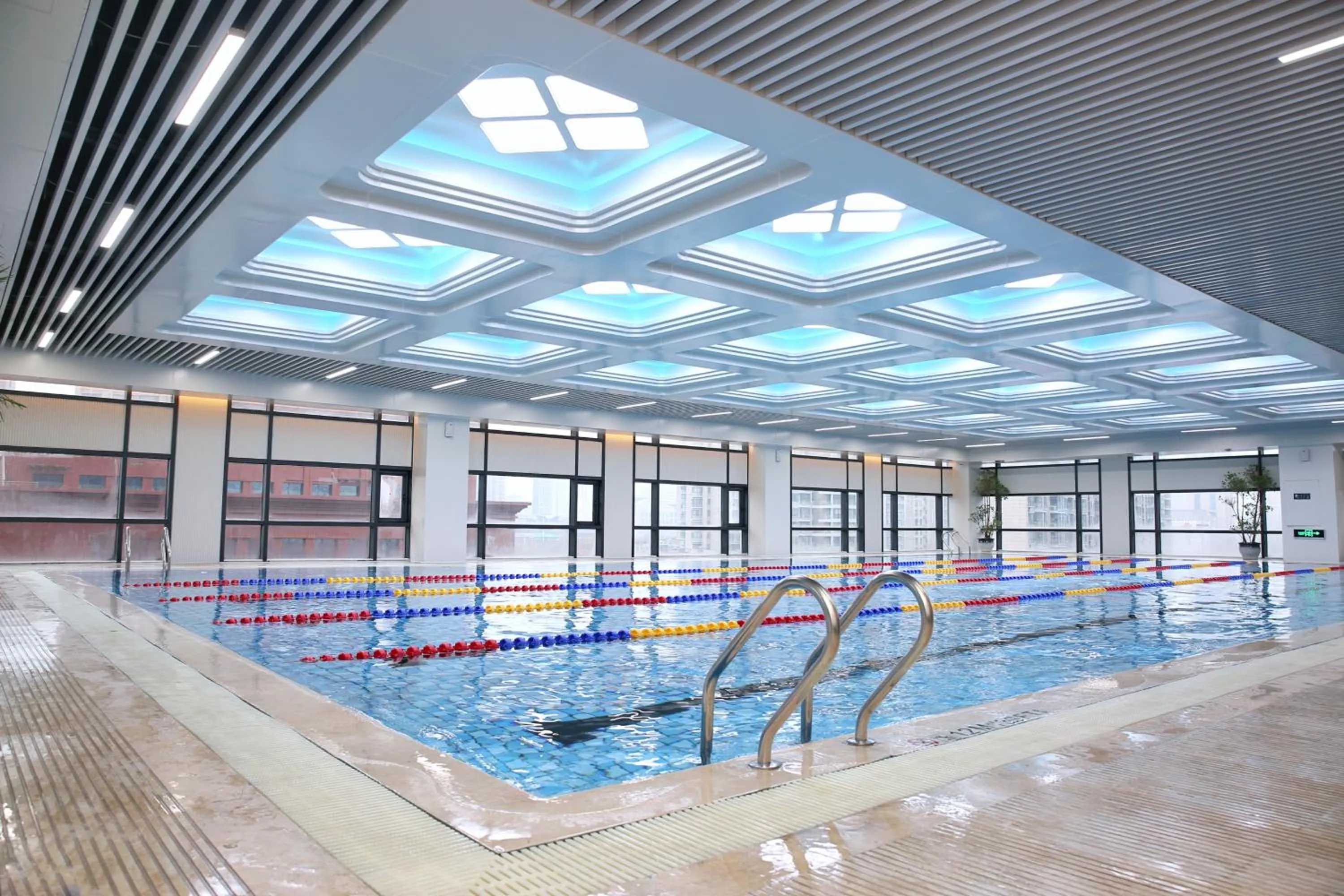 Swimming pool in Zheng fang yuan international Hotel