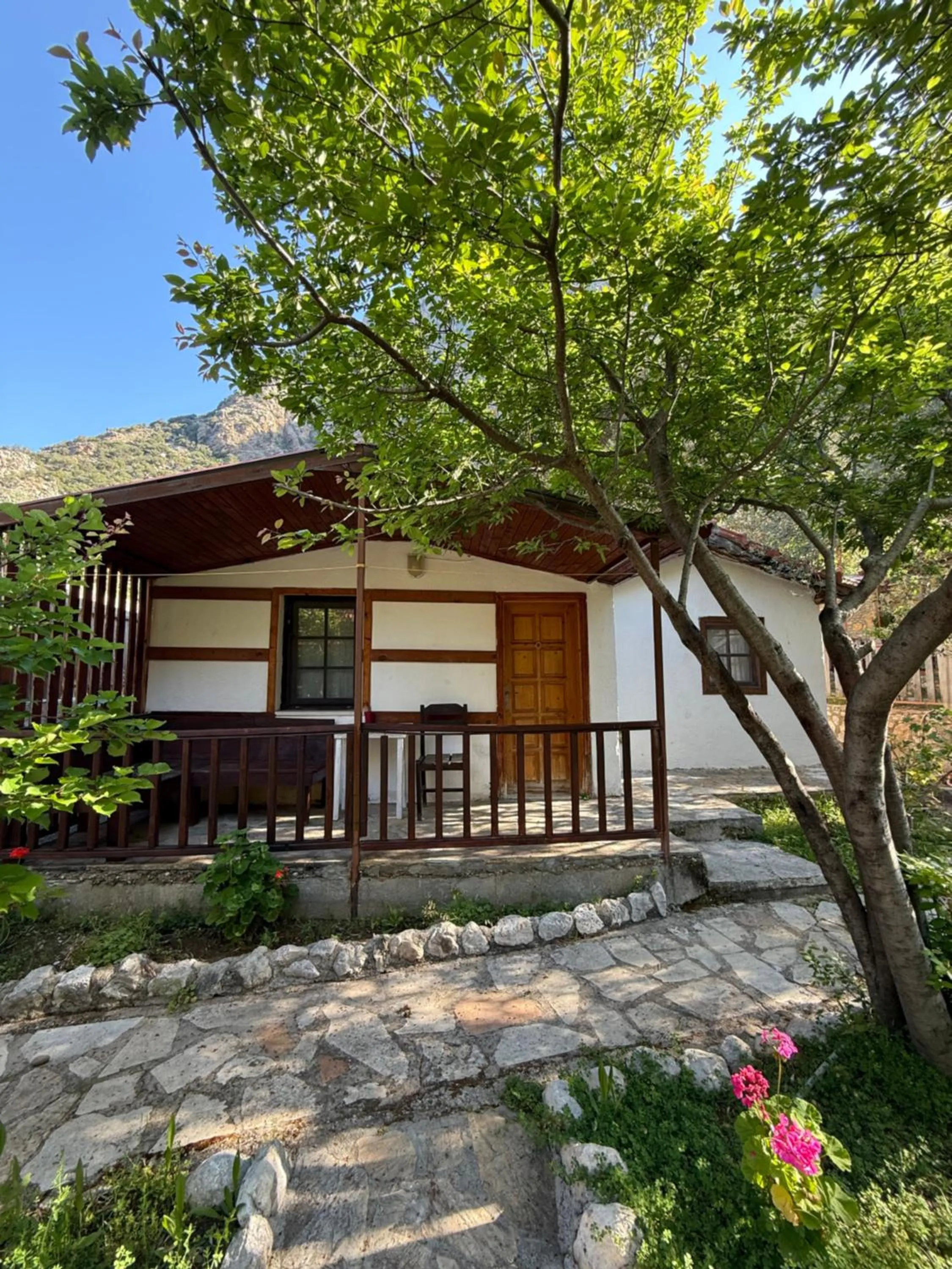 KiDRAK OTEL MONTENEGRO-1